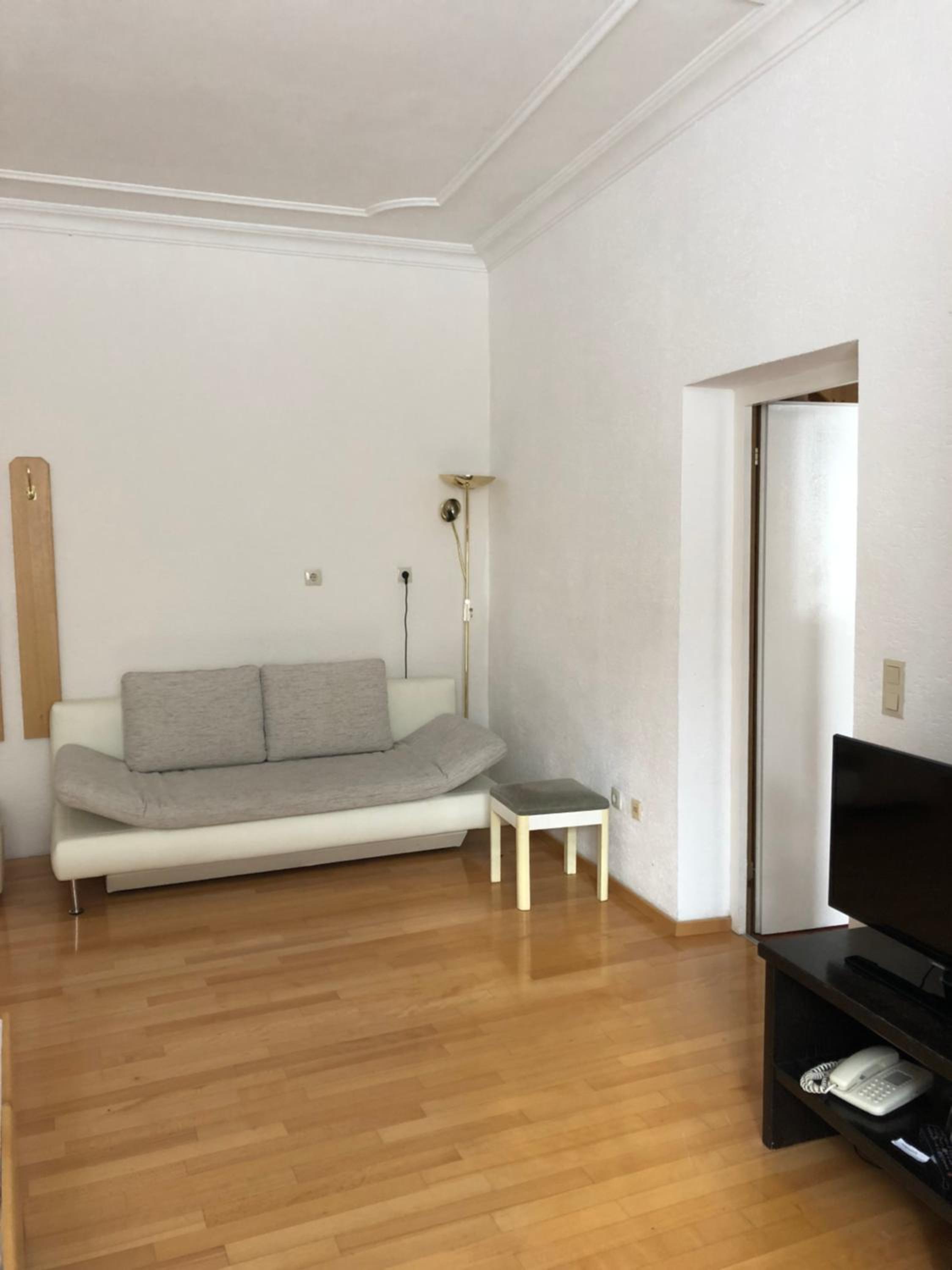 Superior Family Room - Photo 1