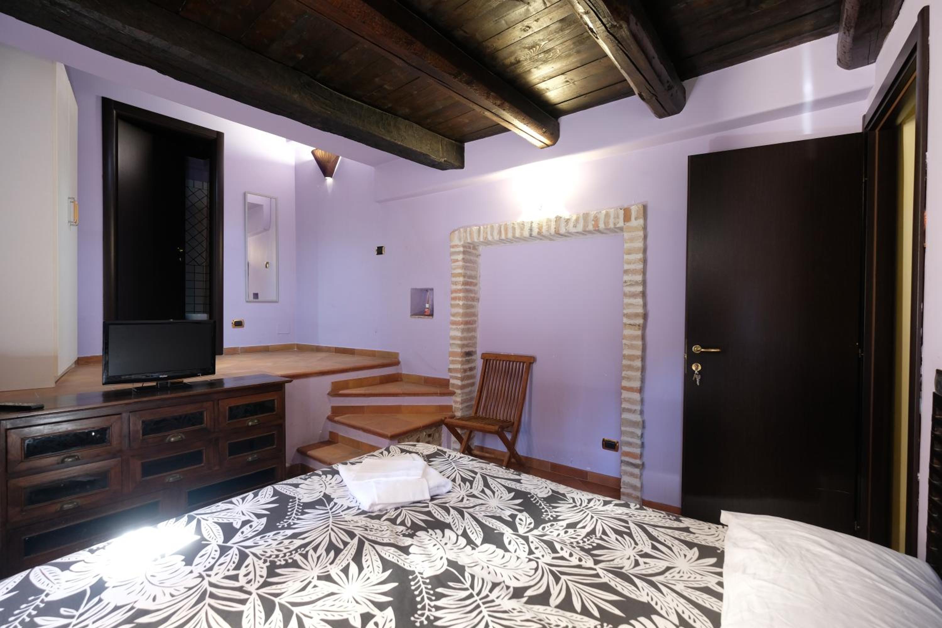 Double Room - Photo 6