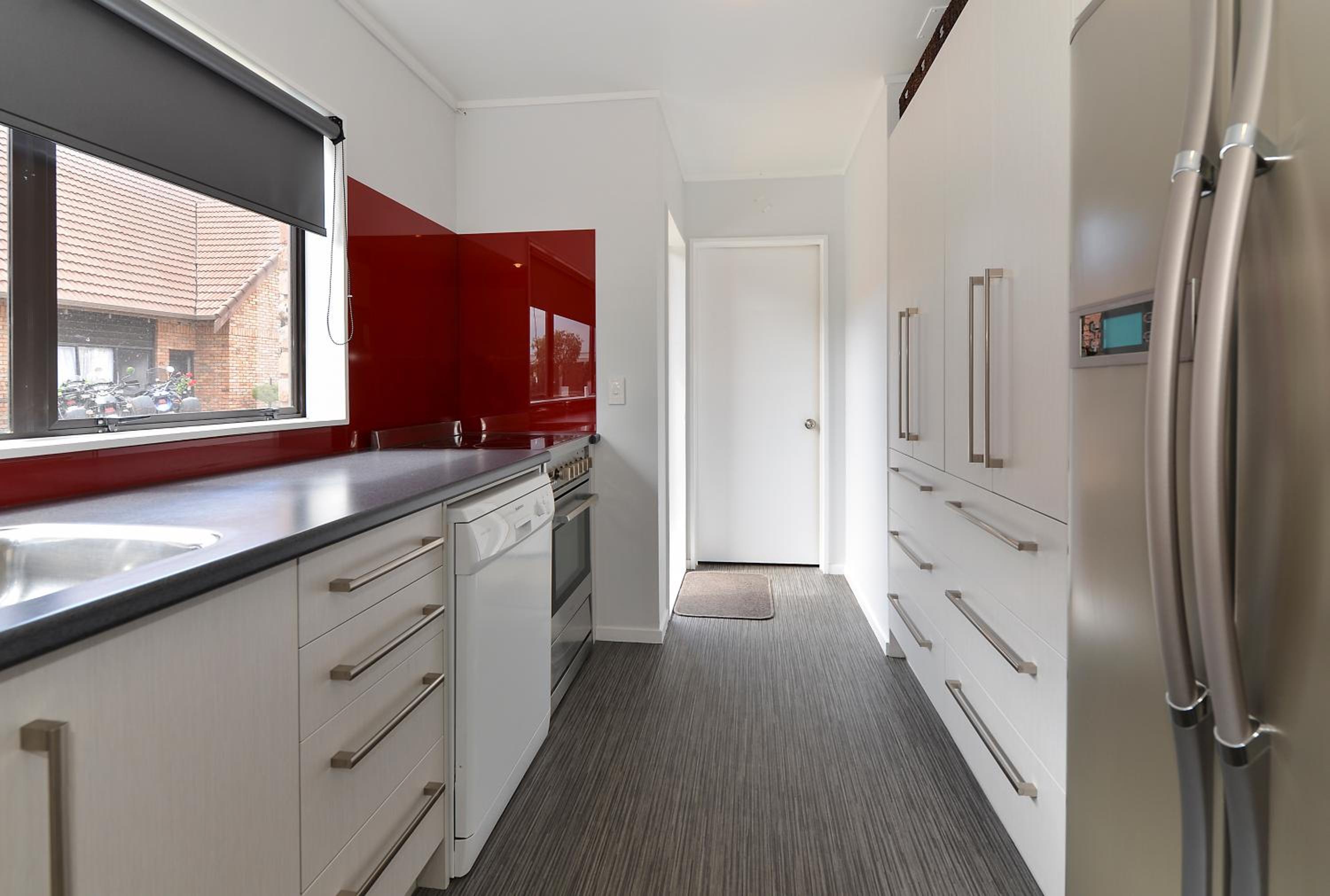 Three-Bedroom Apartment - Photo 7