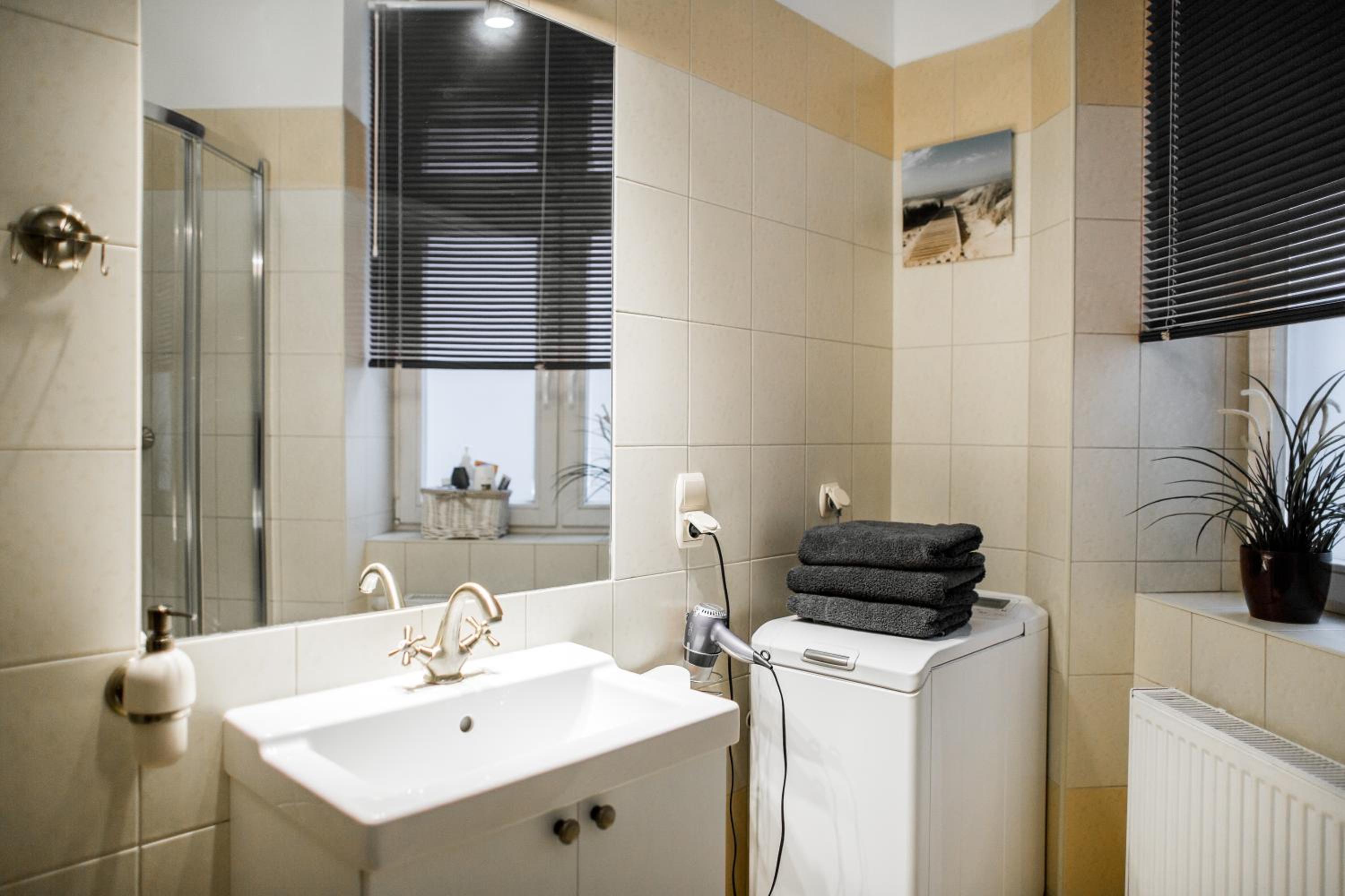 One-Bedroom Apartment - Photo 20