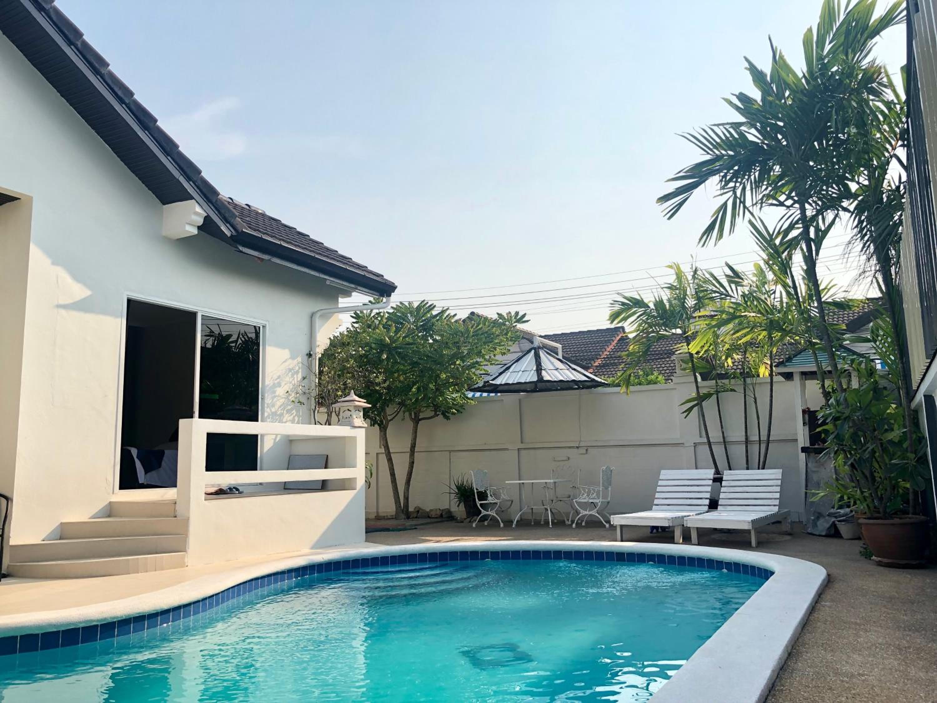 Apartment with Pool View  - Photo 5