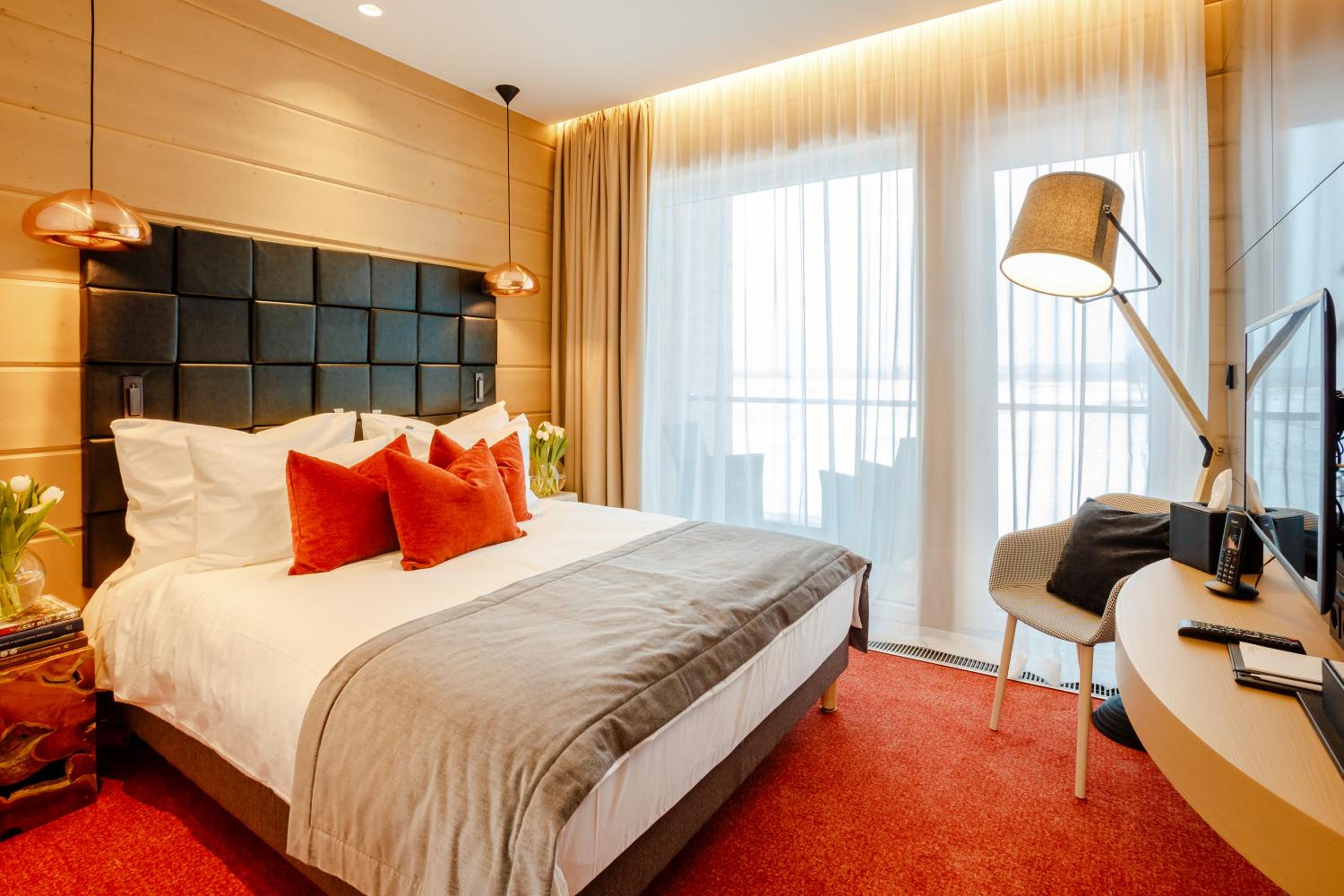 Double or Twin Room with Balcony - Photo 1