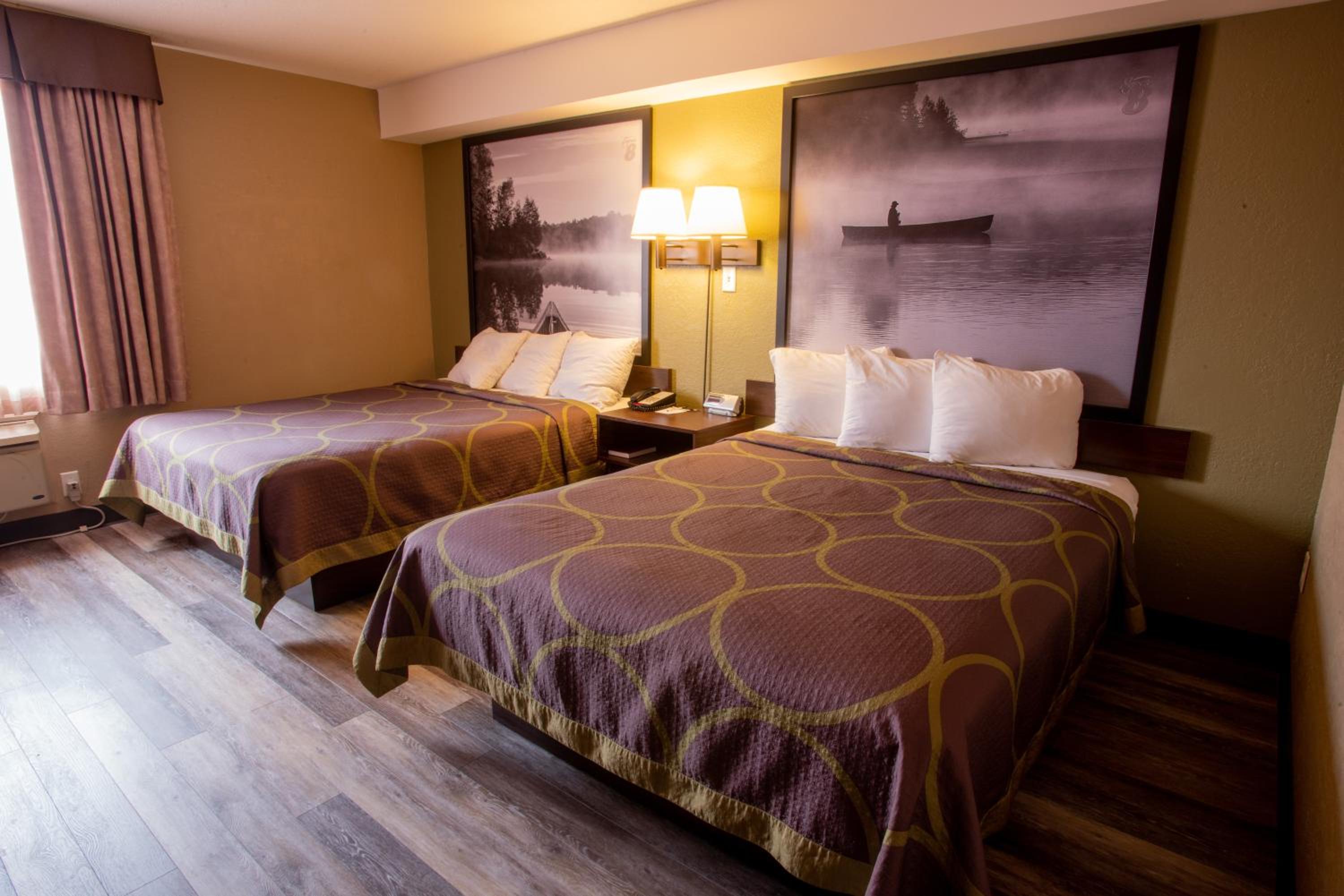 Queen Room with Two Queen Beds - Non-Smoking - Photo 1