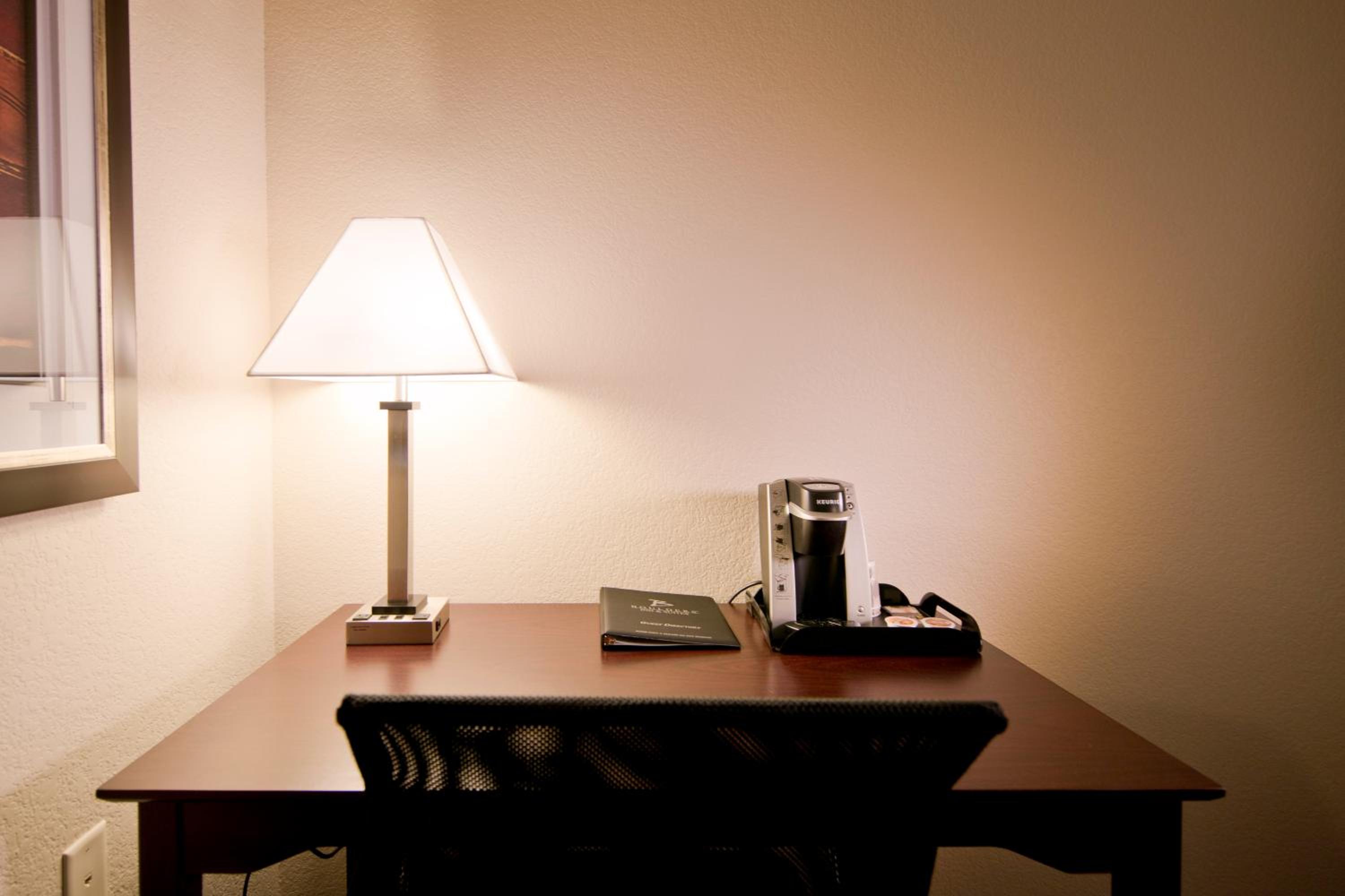 Deluxe Queen Room