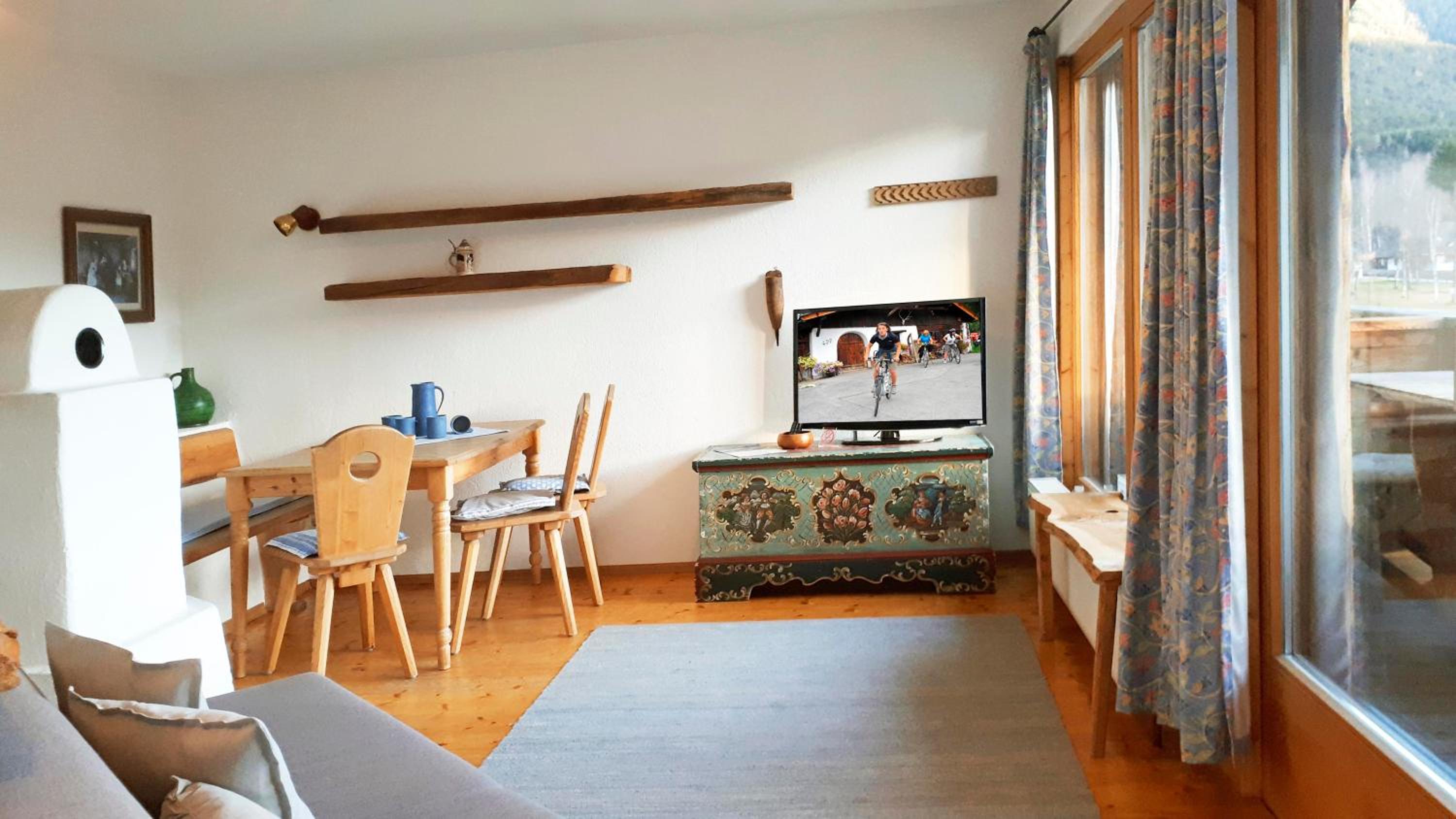 Apartment with Mountain View photo 1