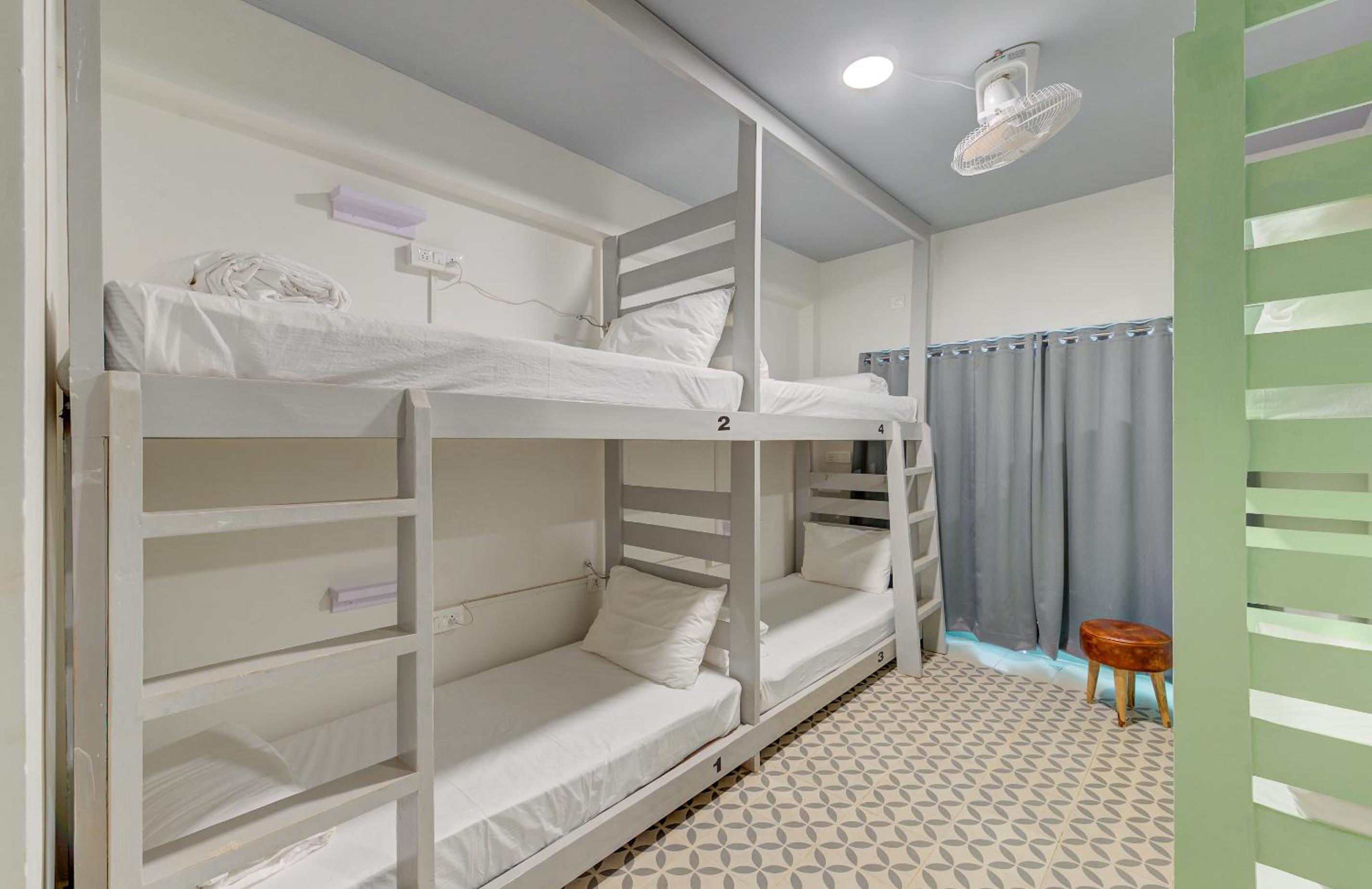 Bed in 8-Bed Mixed Dormitory Room with Shared Bathroom photo 1
