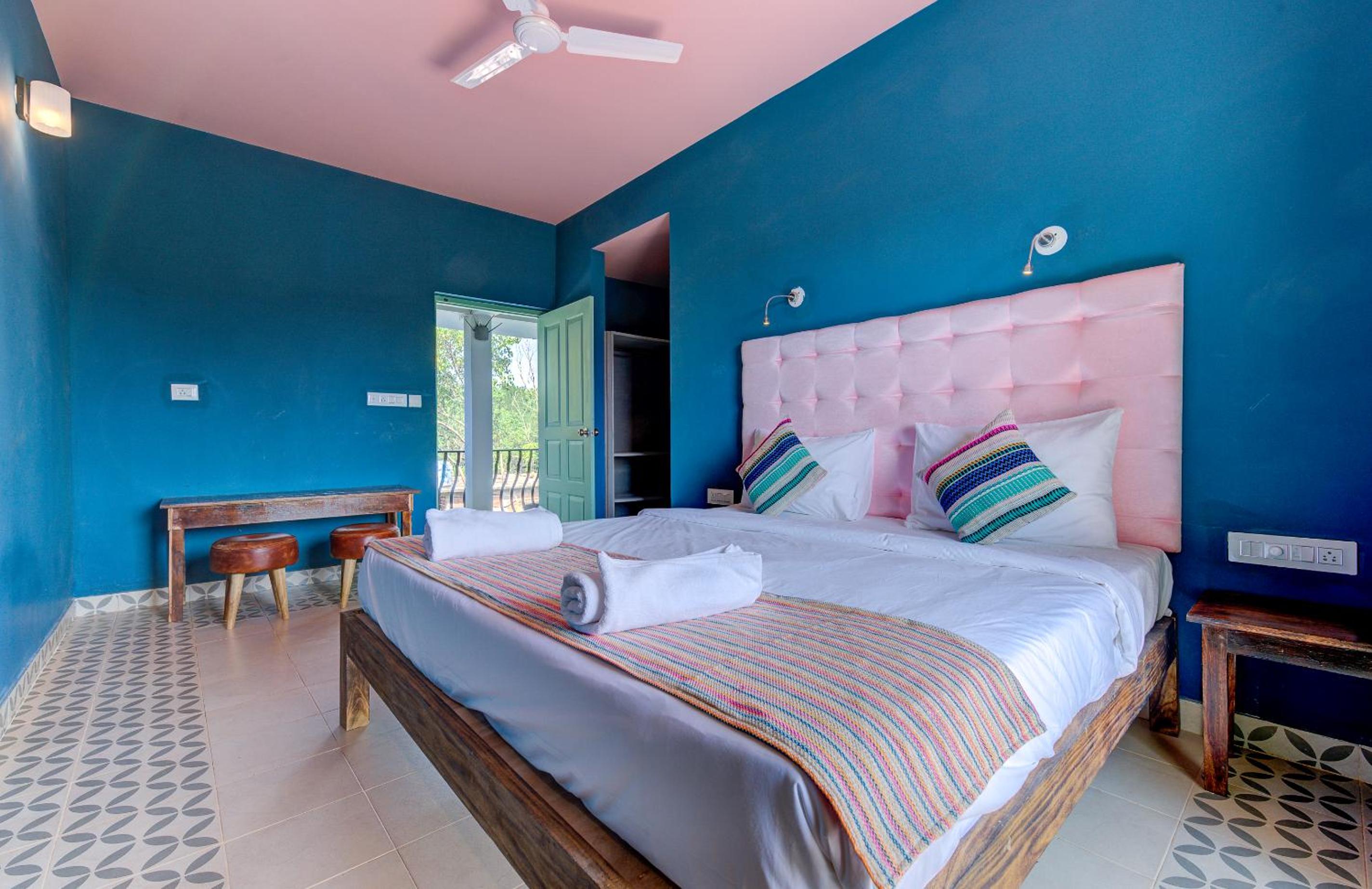 Deluxe Double Room with Balcony photo 2