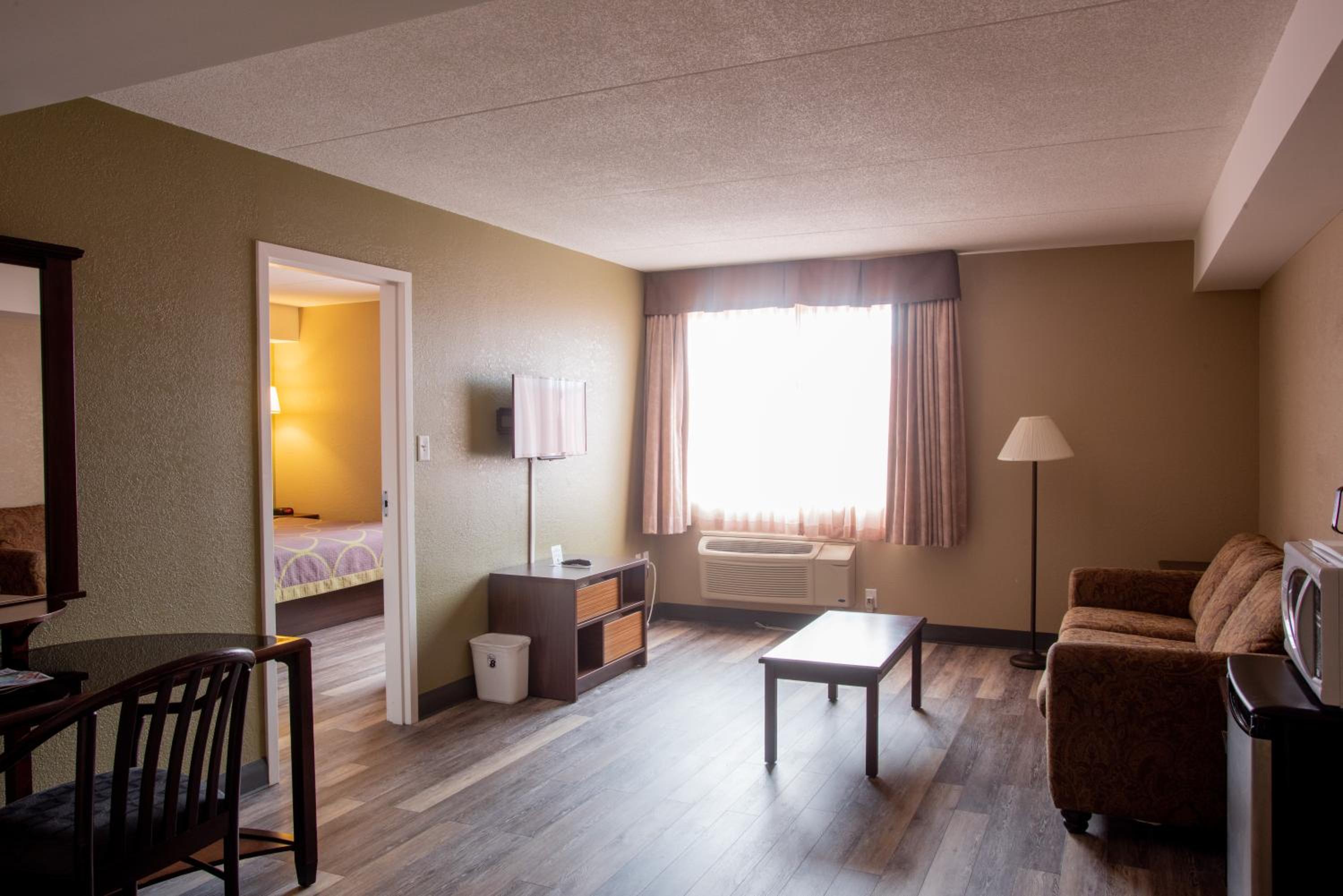 Studio King Suite - Non-Smoking - Photo 2