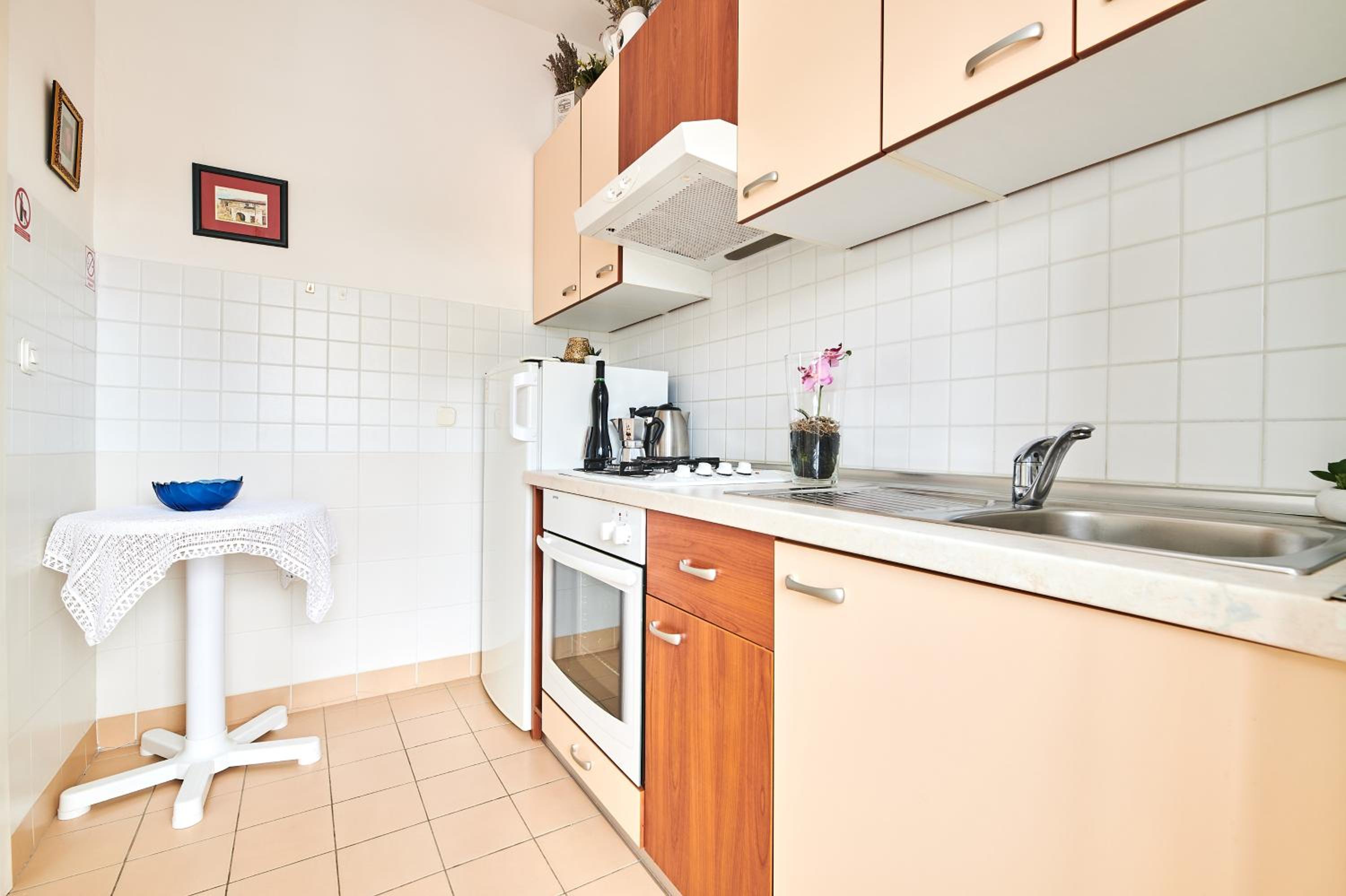 One-Bedroom Apartment - Photo 11