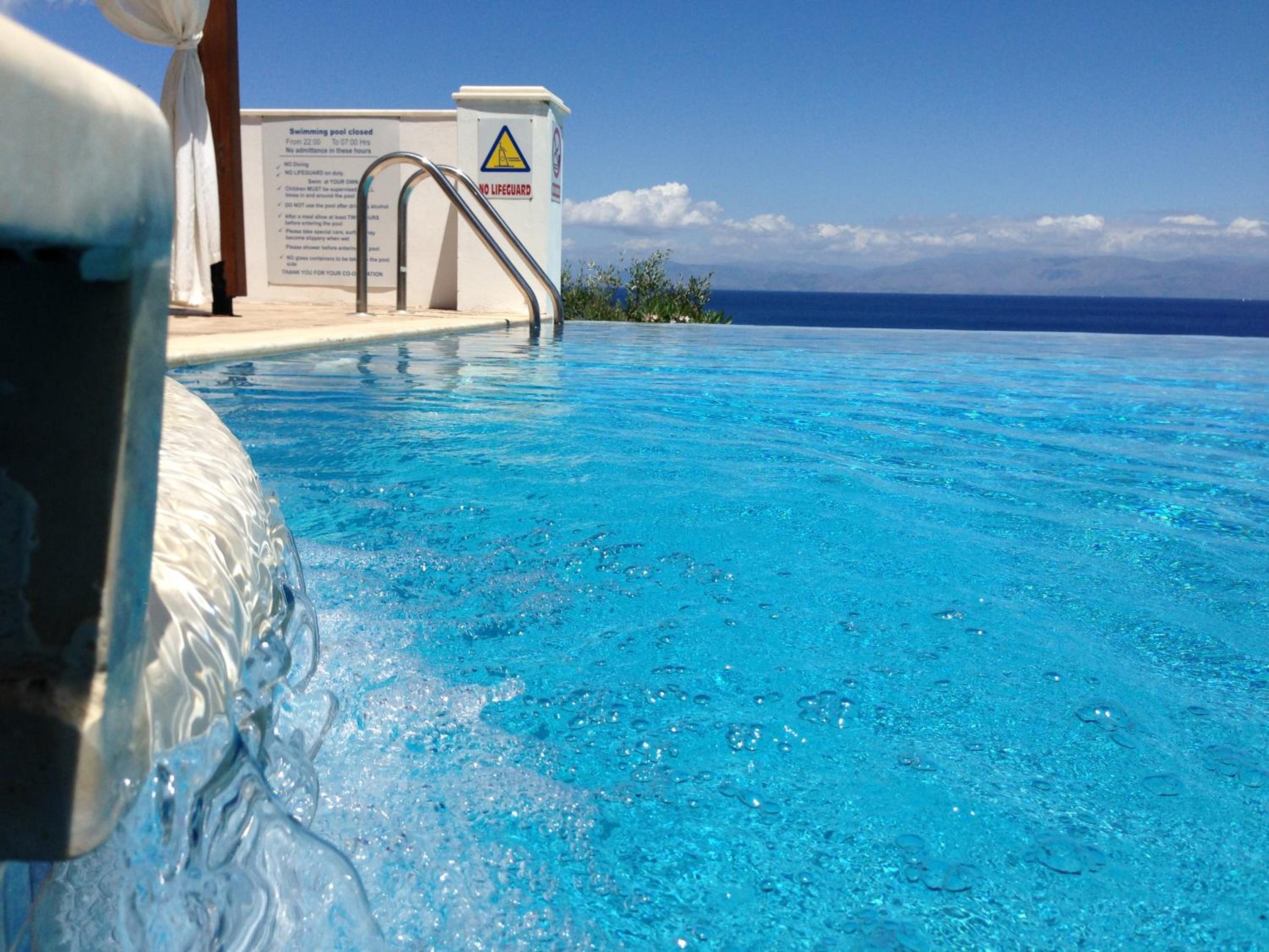 Villa photo 2