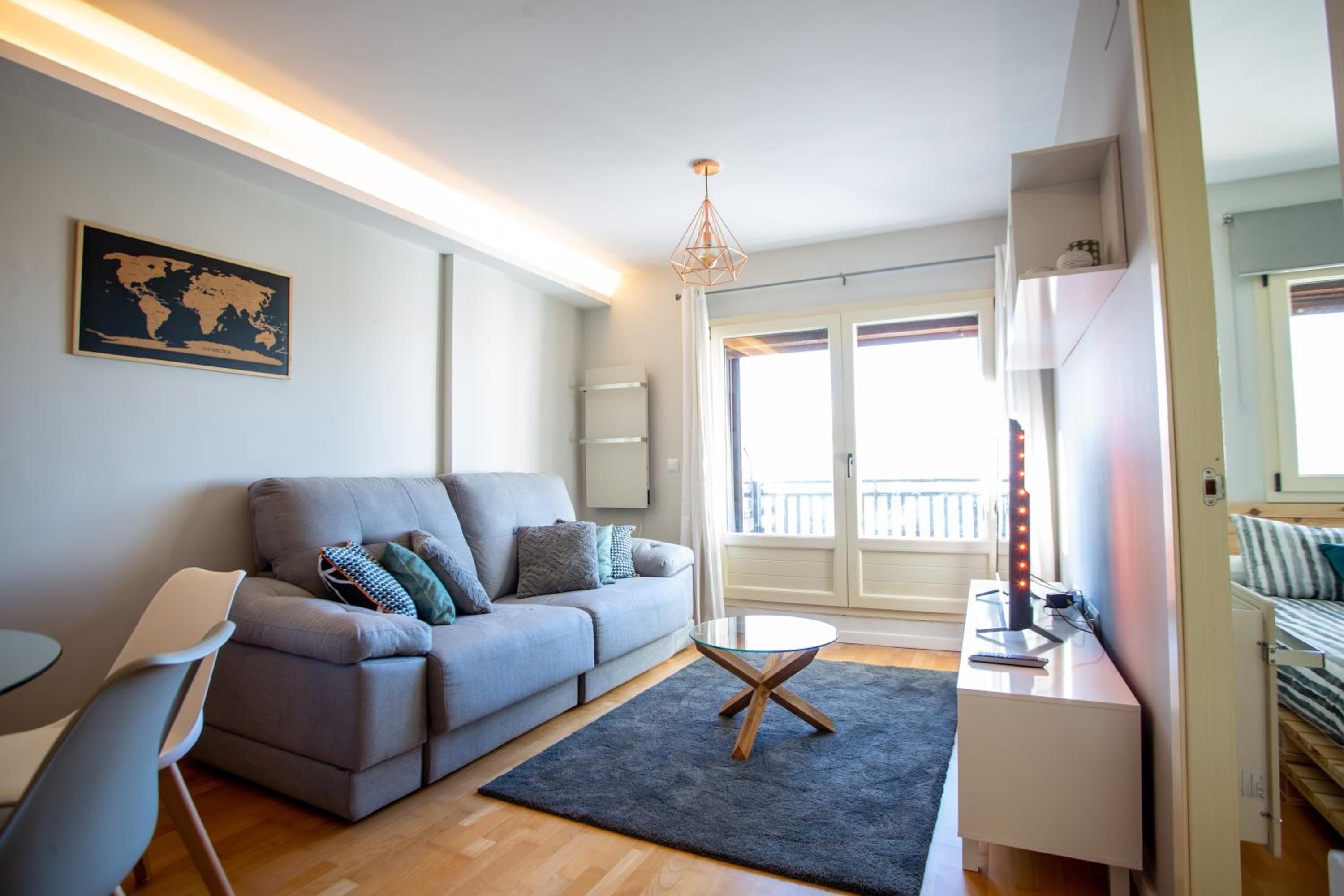 Deluxe Apartment photo 2