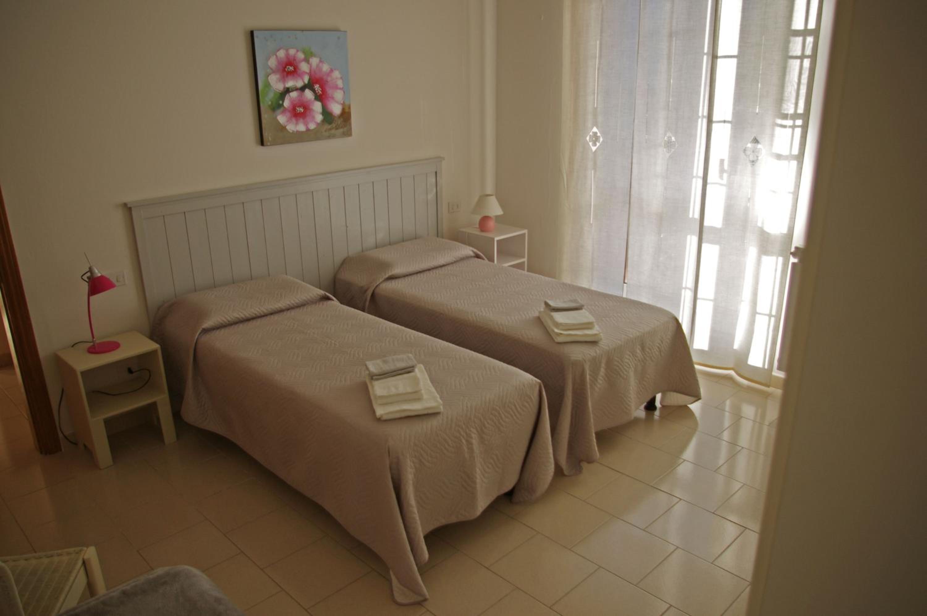 Two-Bedroom House photo 2
