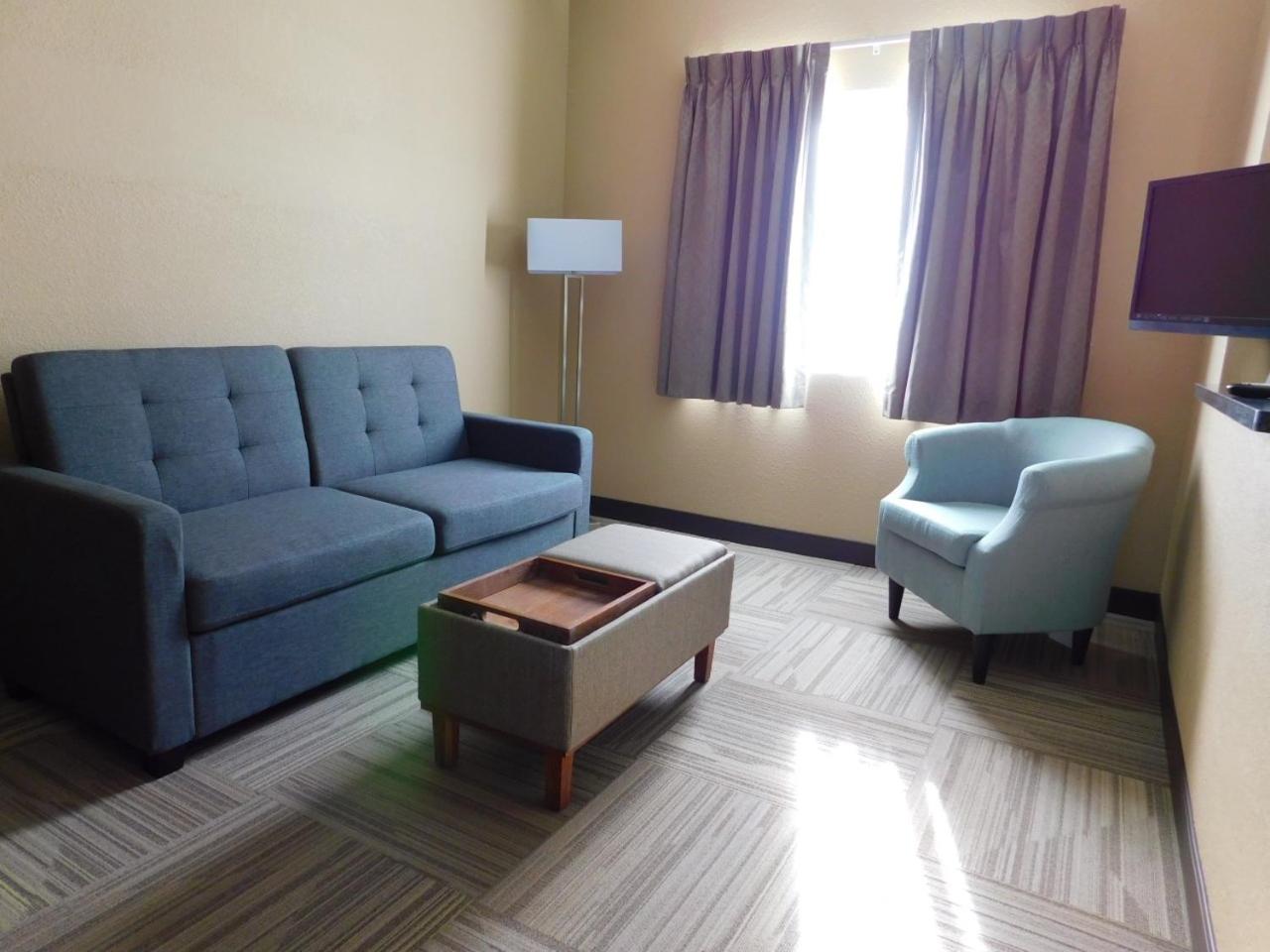 King Suite with Sofa Bed - Photo 10