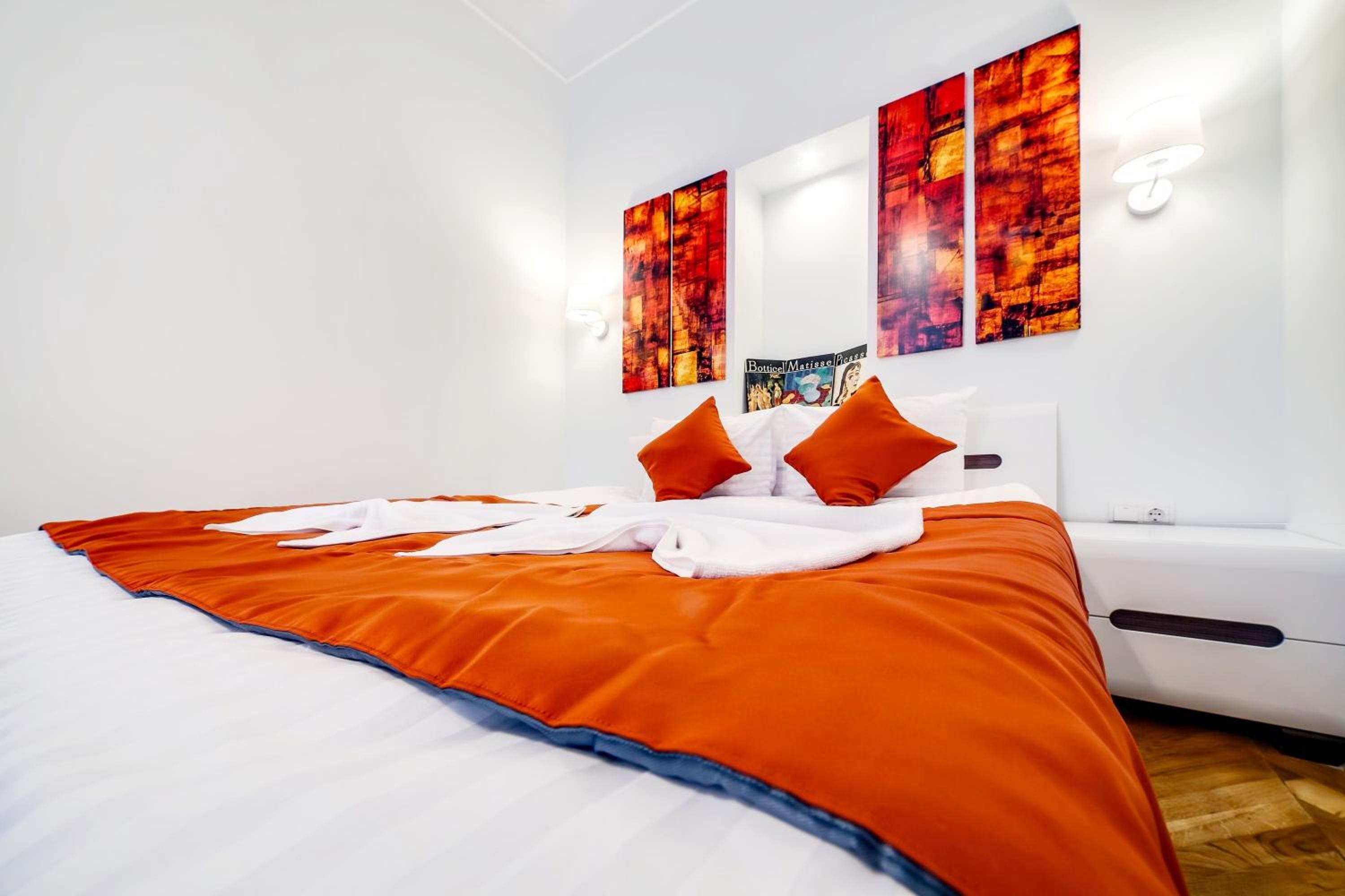 Knyazha street 4, ap 3 - Deluxe Family Apartment with balcony