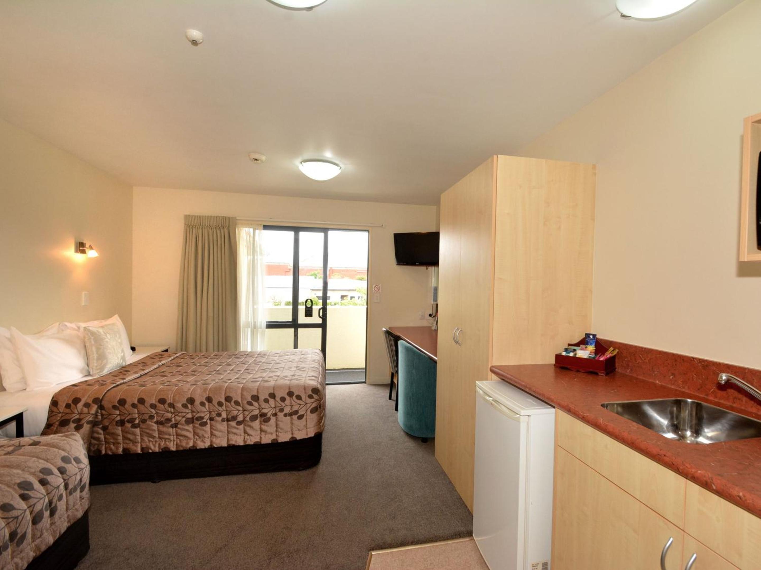 Standard Twin Room - Photo 5