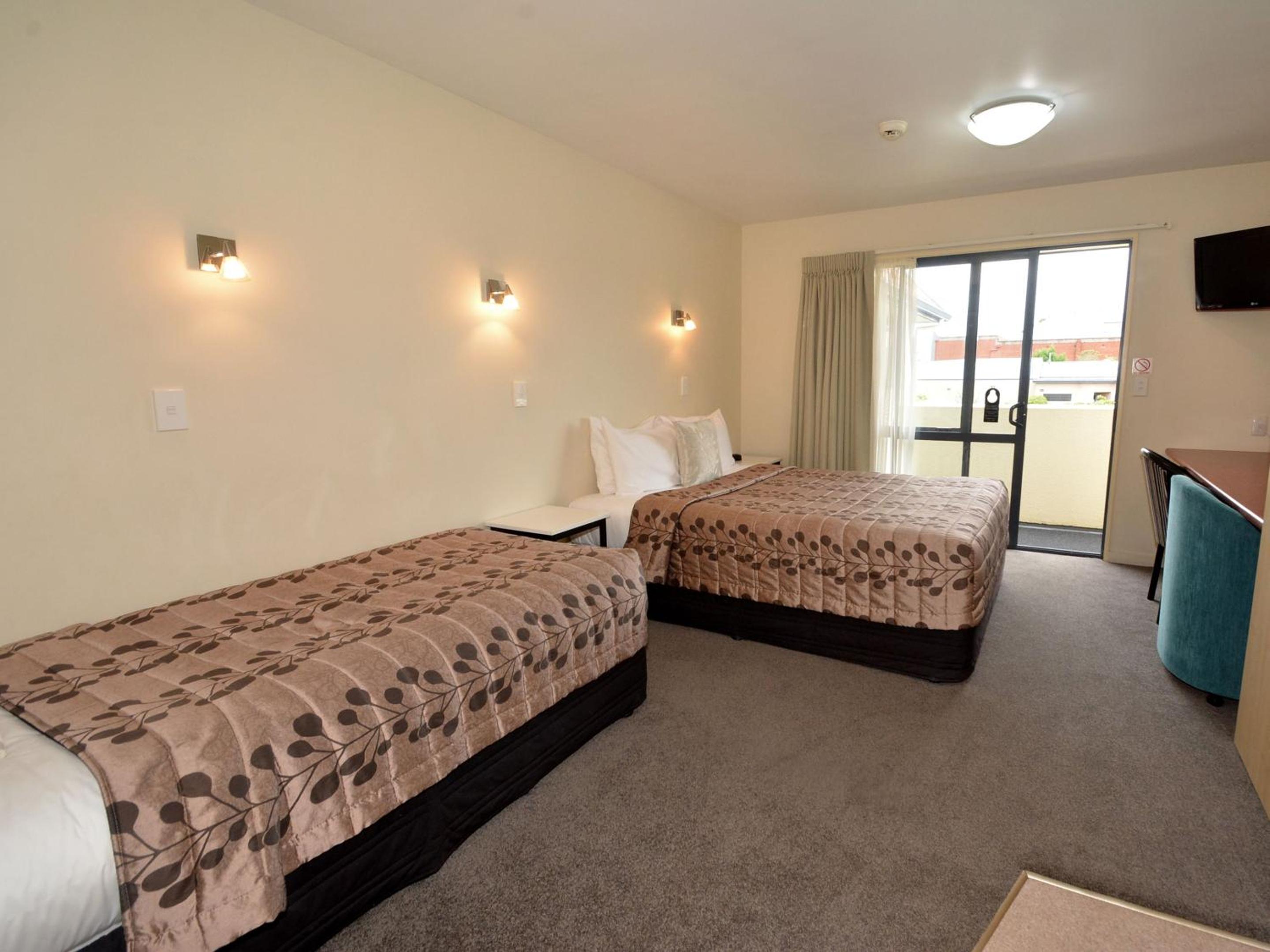 Standard Twin Room - Photo 1