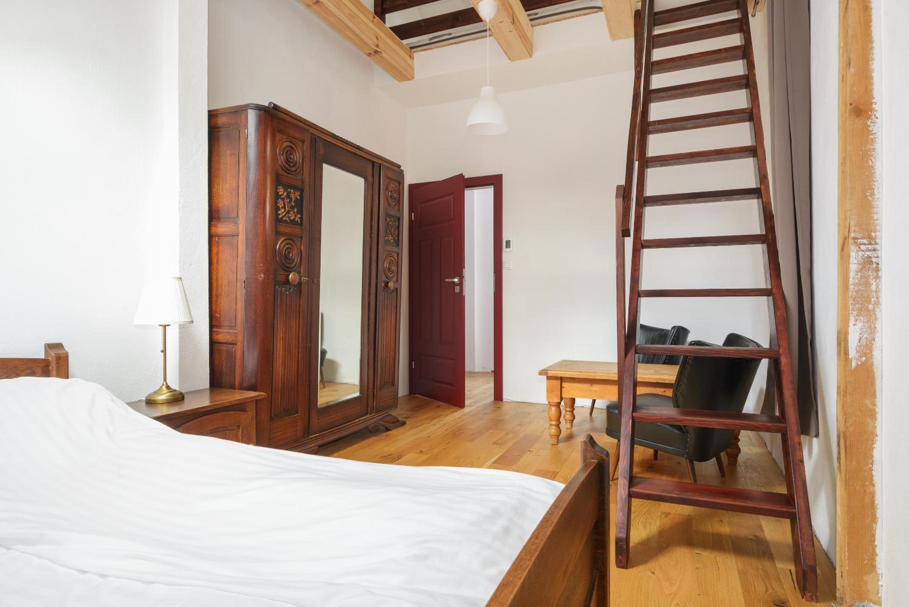 Large Double Room photo 1