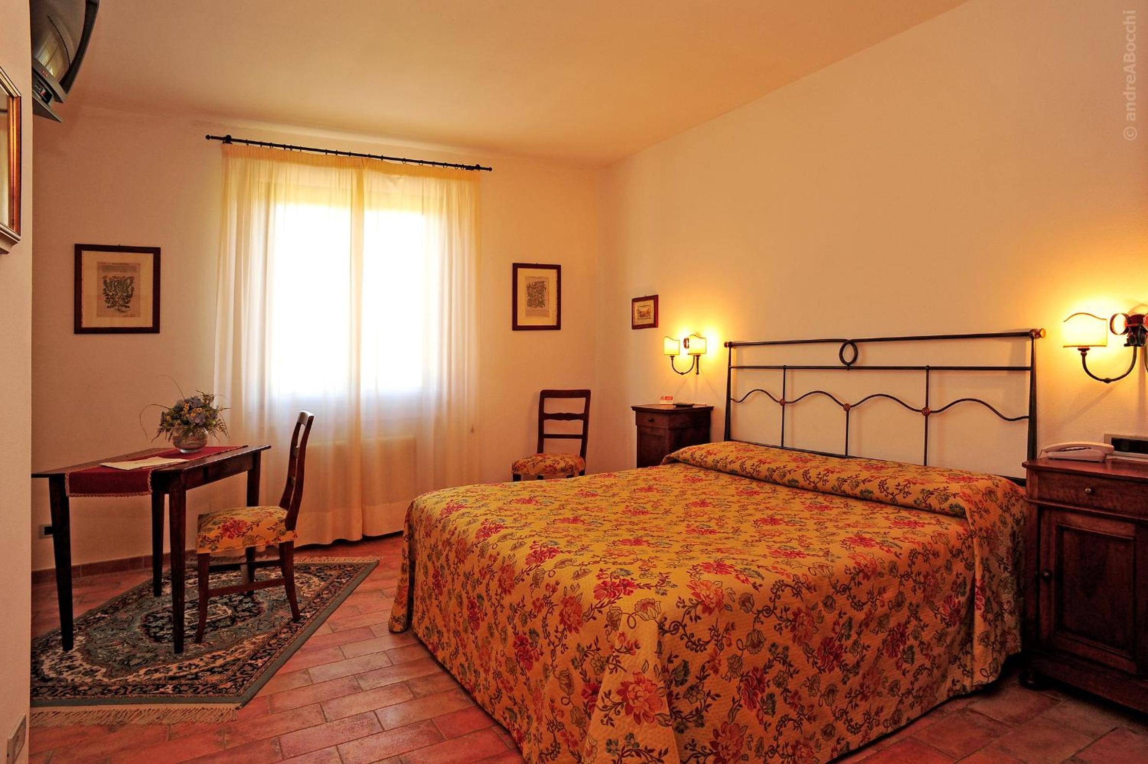 Deluxe Double Room - Photo 9