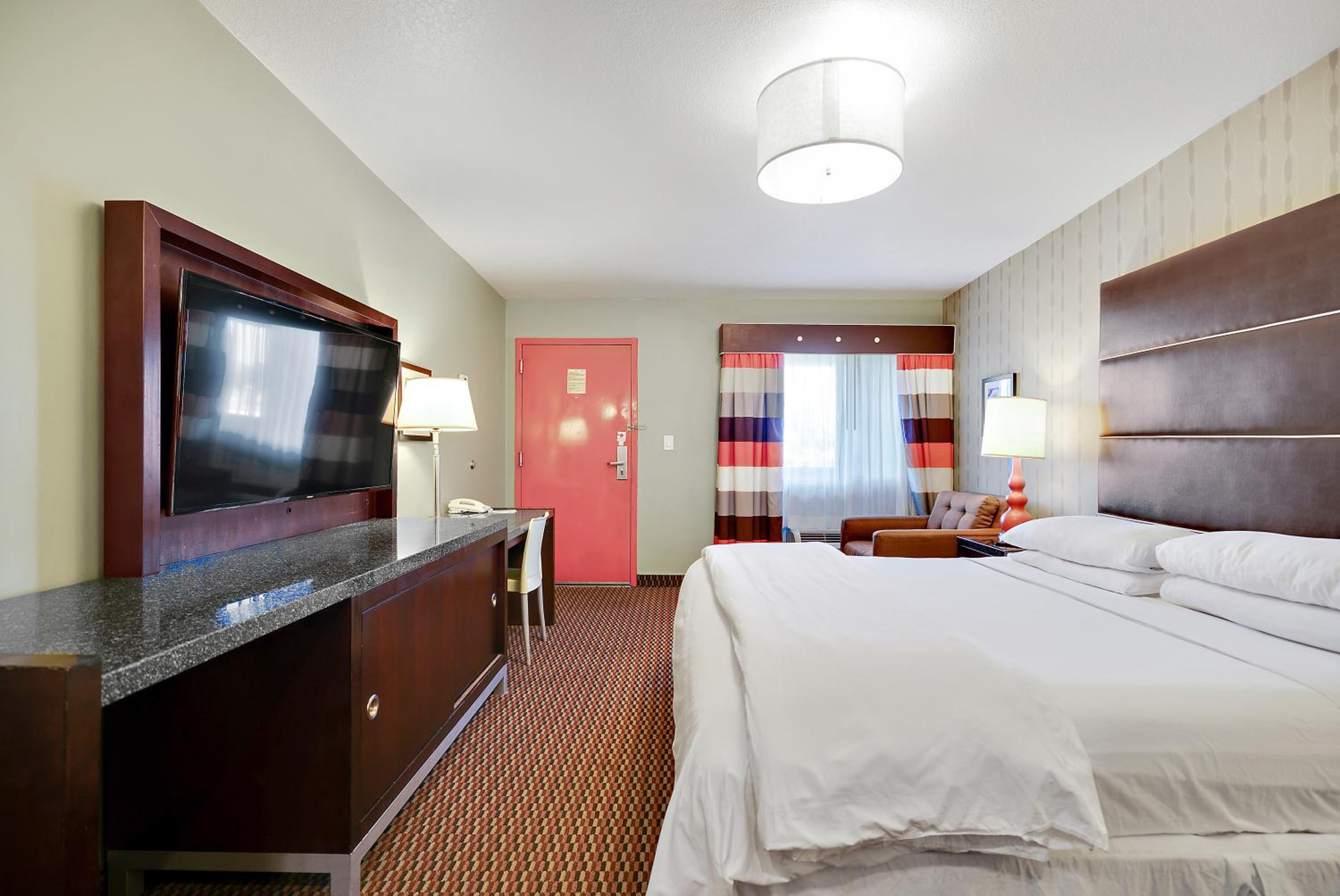 Deluxe King Room - Photo 3