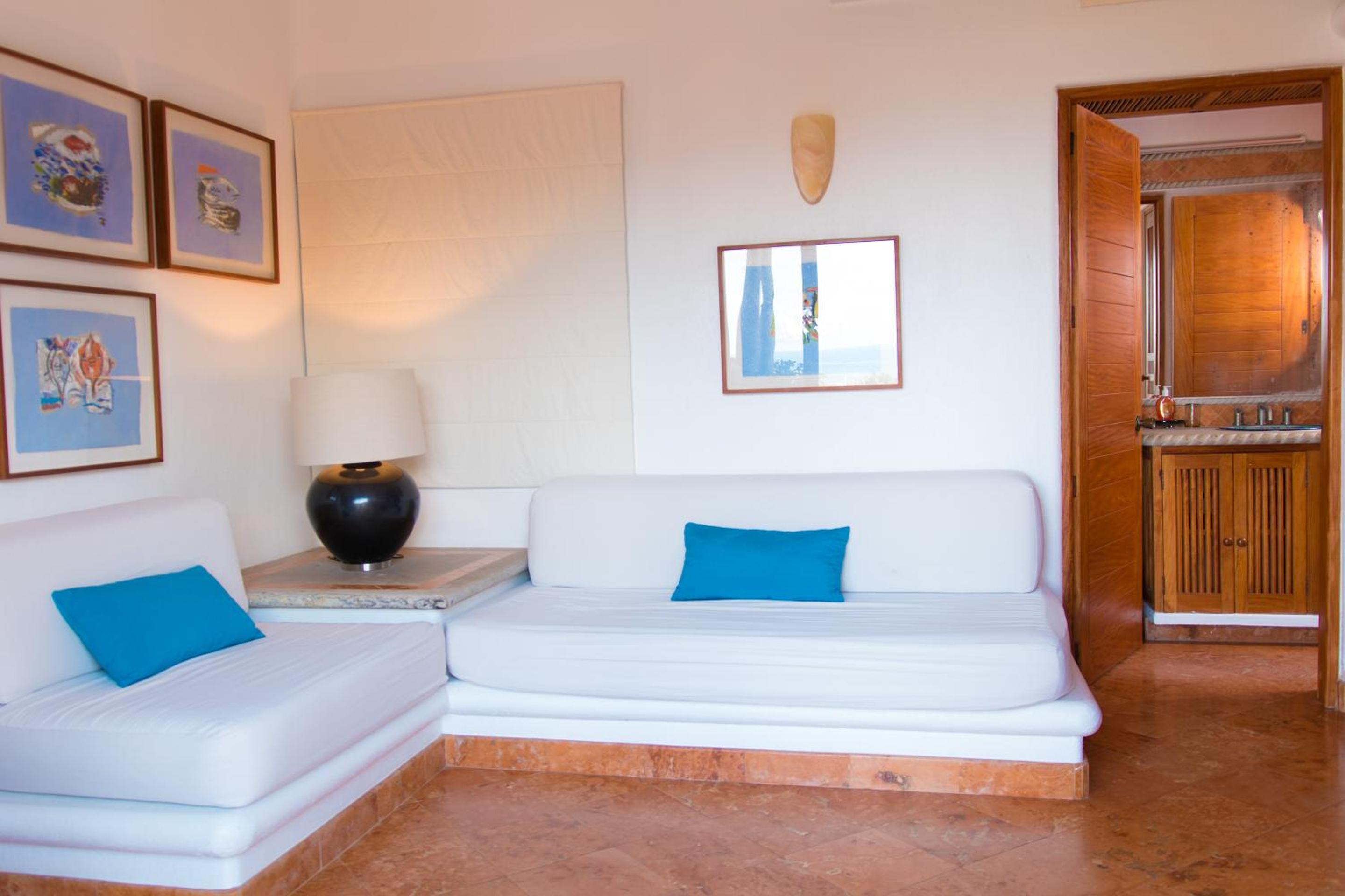 Queen Suite with Sea View photo 2