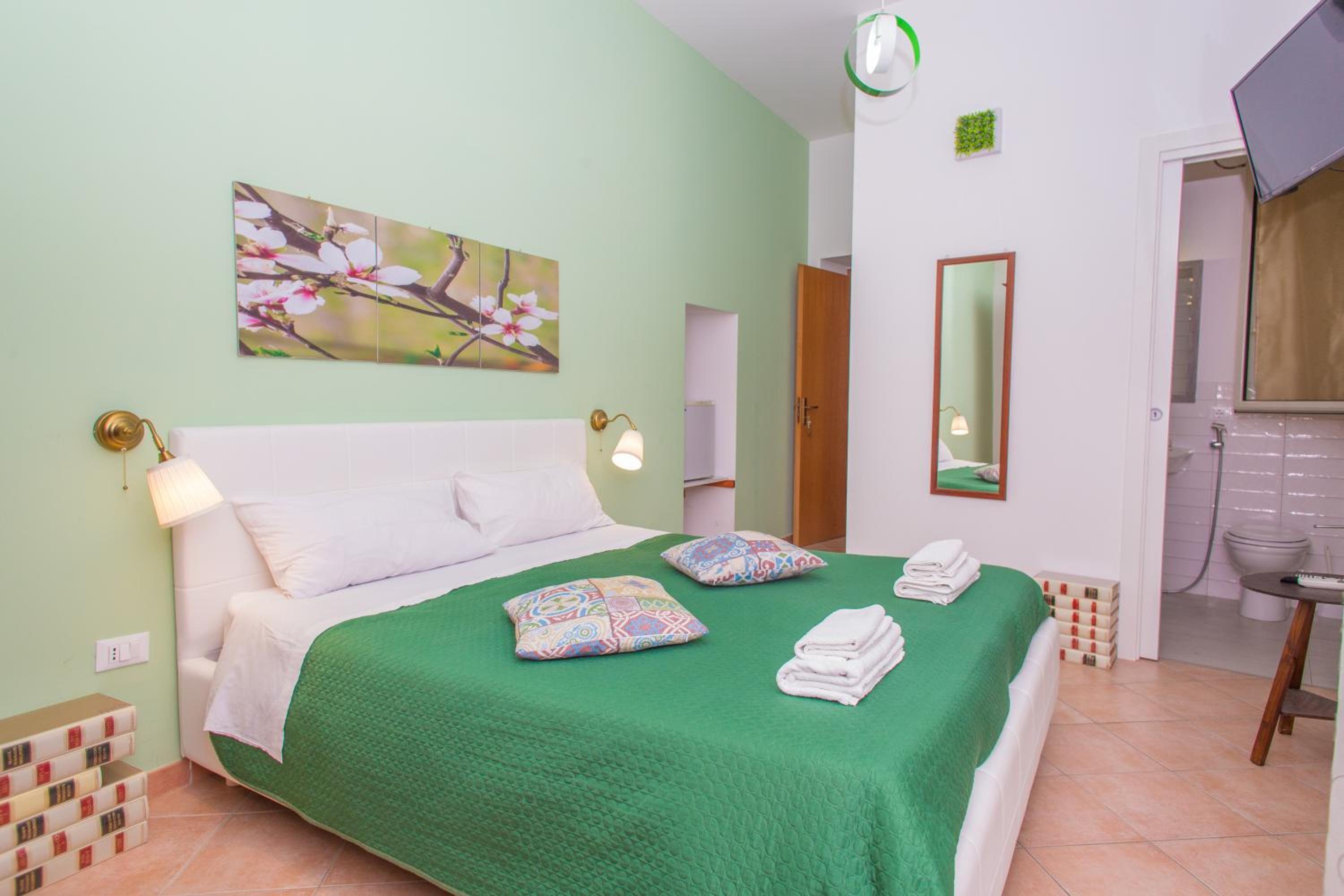 King Room with Private Bathroom photo 3