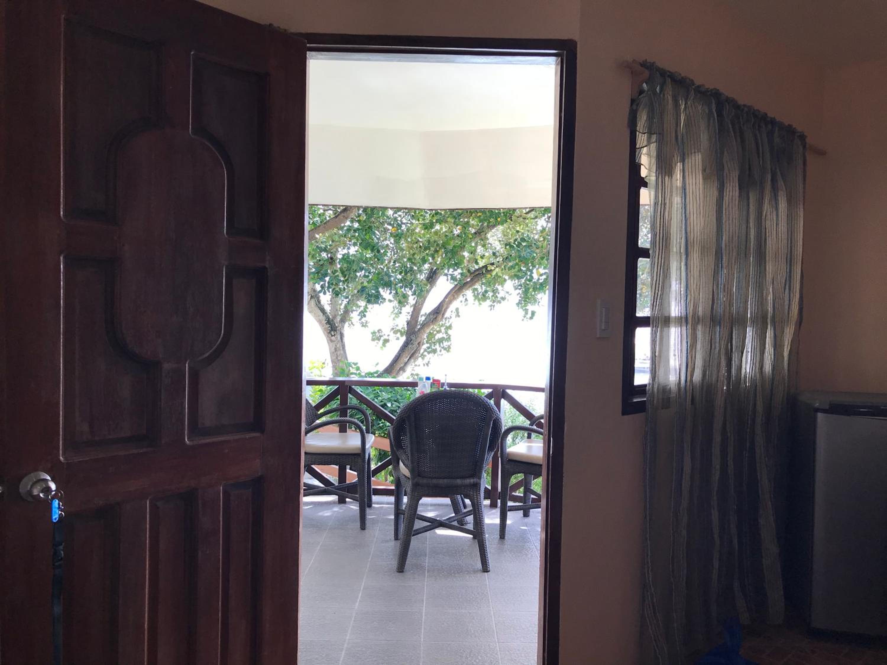 Bungalow - Water Front  - Photo 10