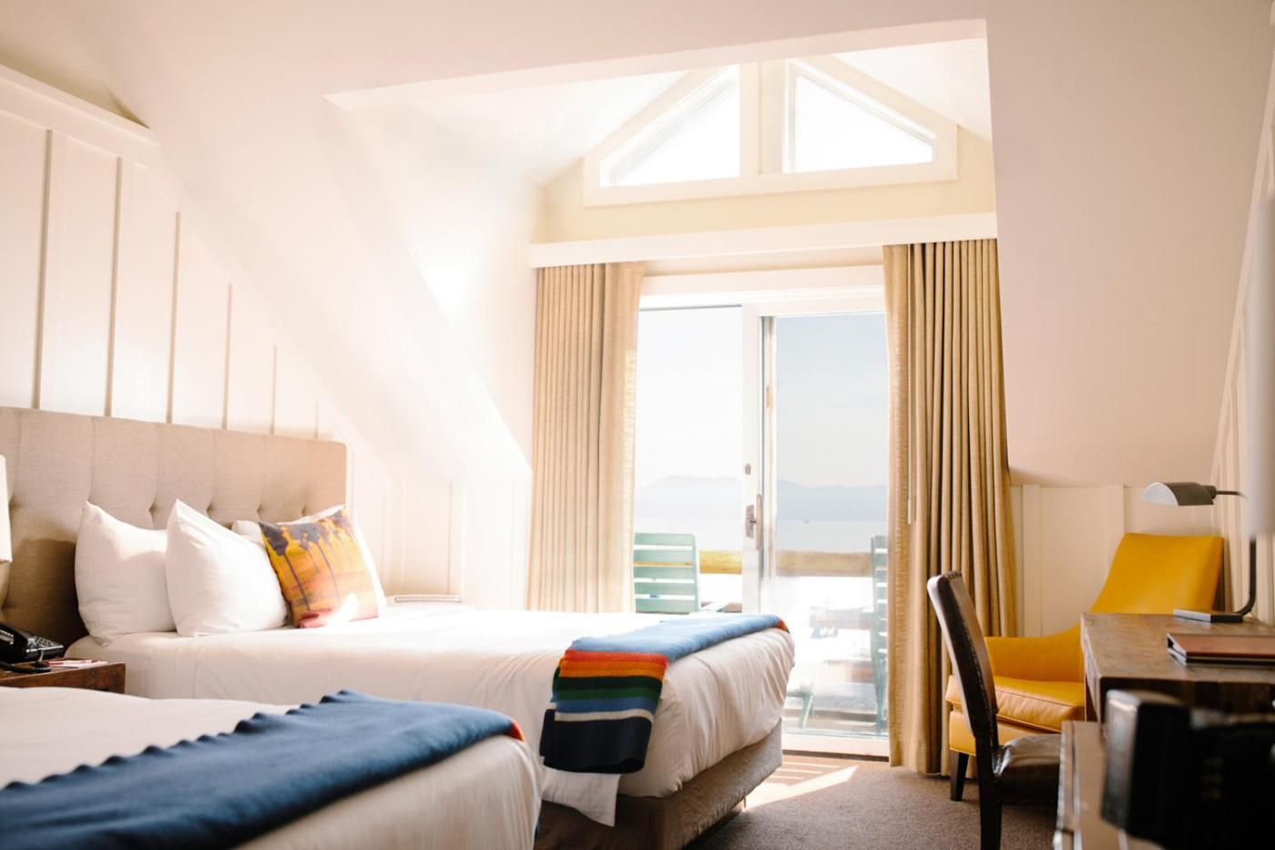 Quadruple room with lake view