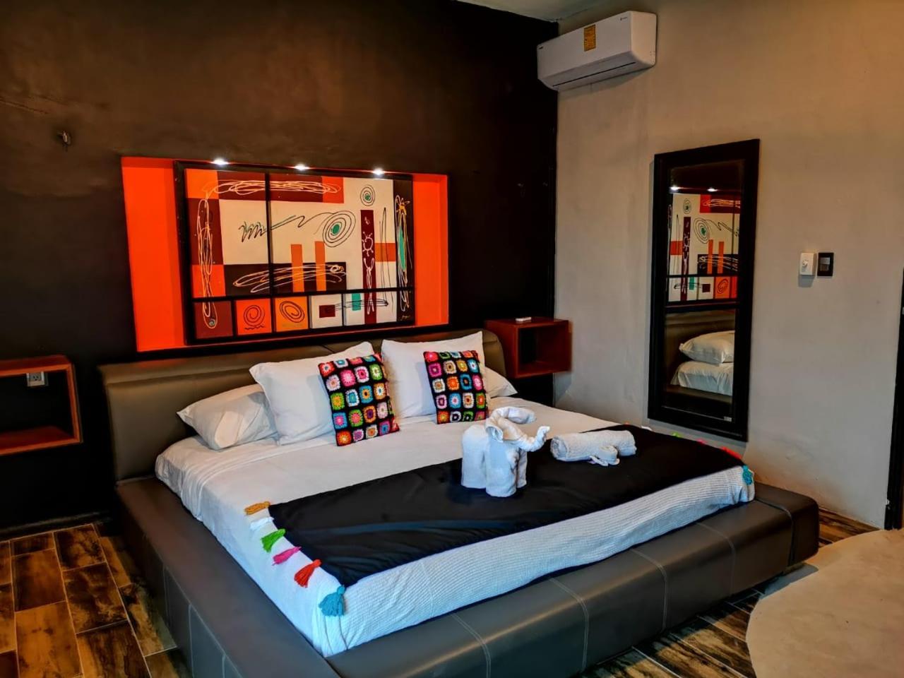 Apartment with Terrace - Photo 8