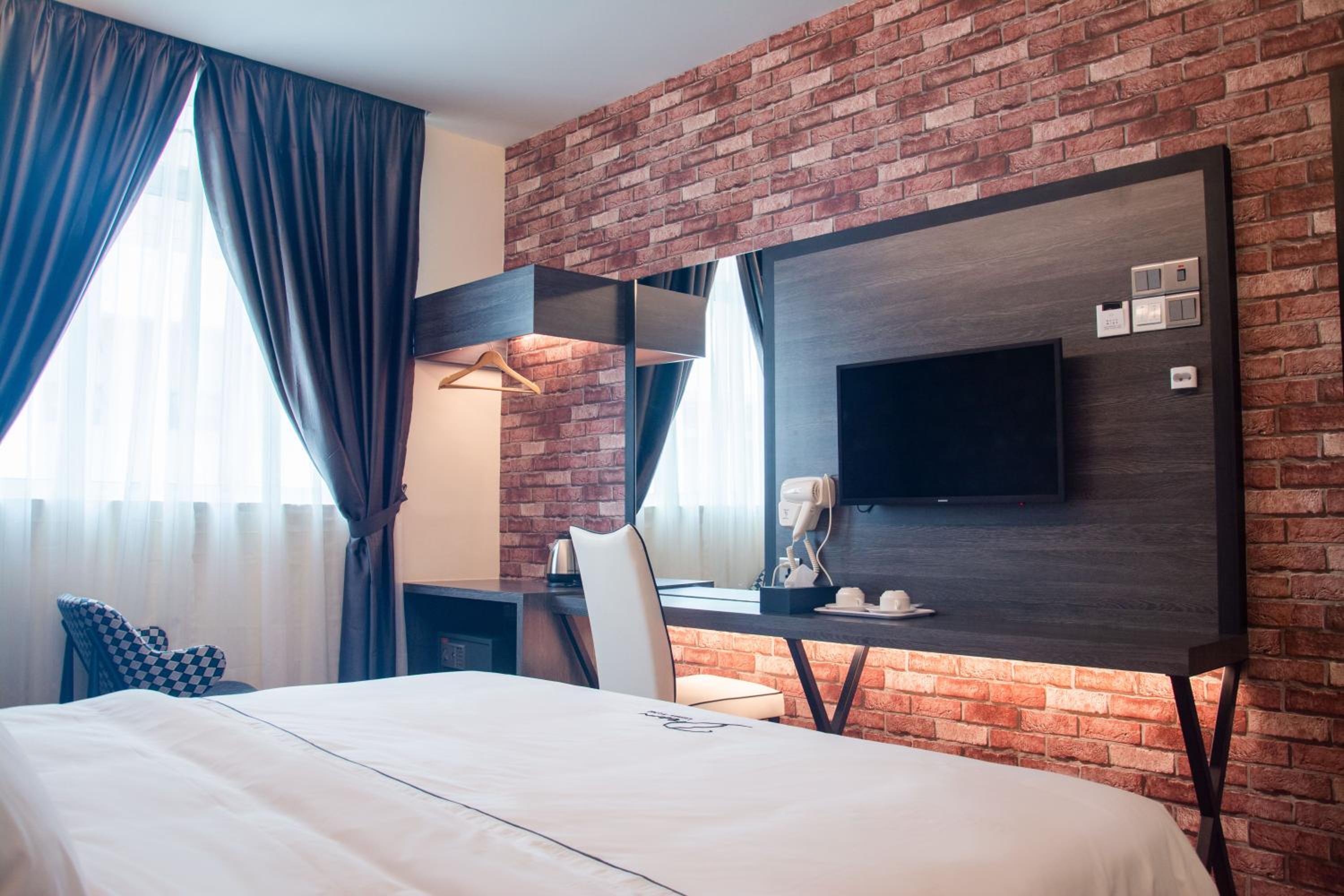 Standard King Room - Photo 1