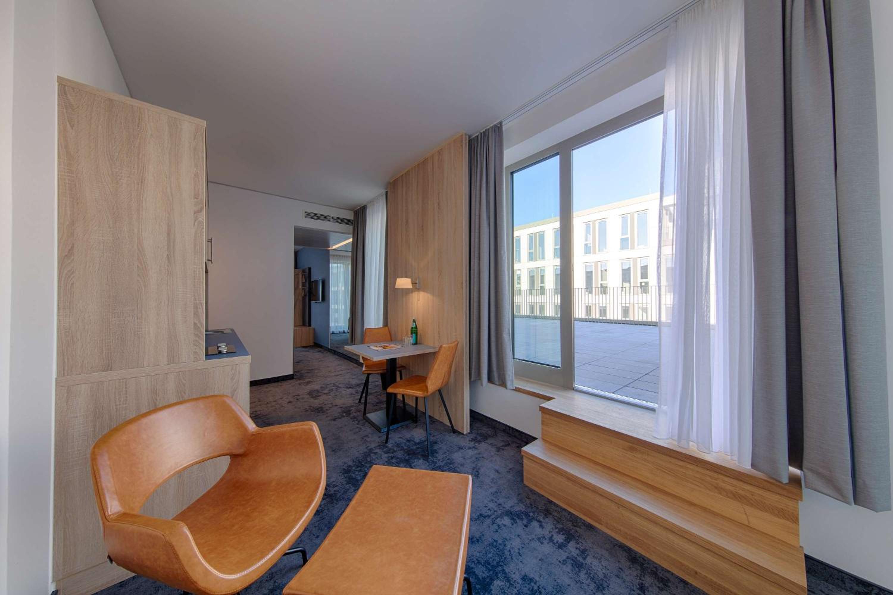 Apartment with One King Bed, Kitchenette and Roof Terrace photo 3
