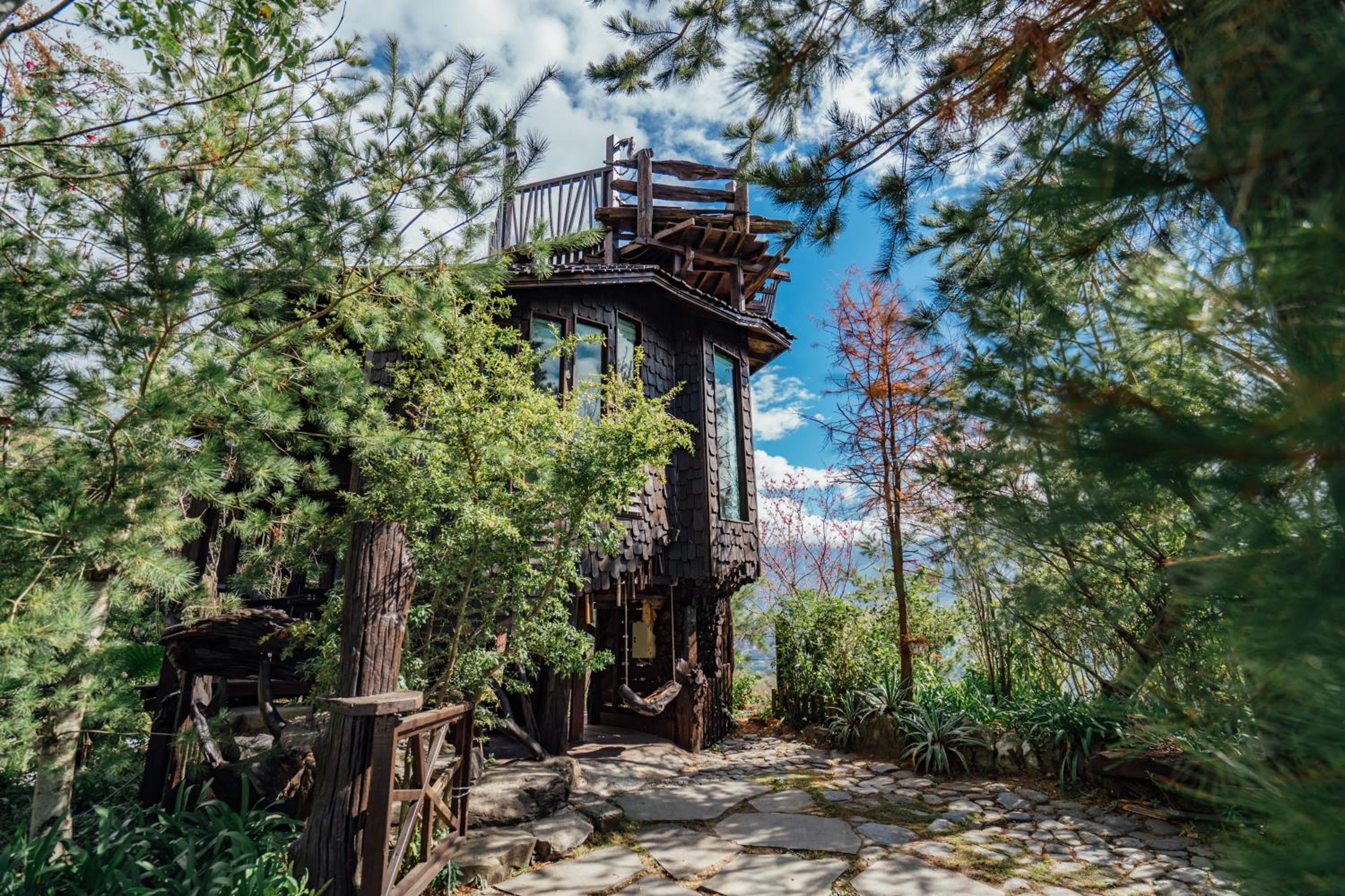 Tree House with 360° Landmark View (2 Adults) photo 1