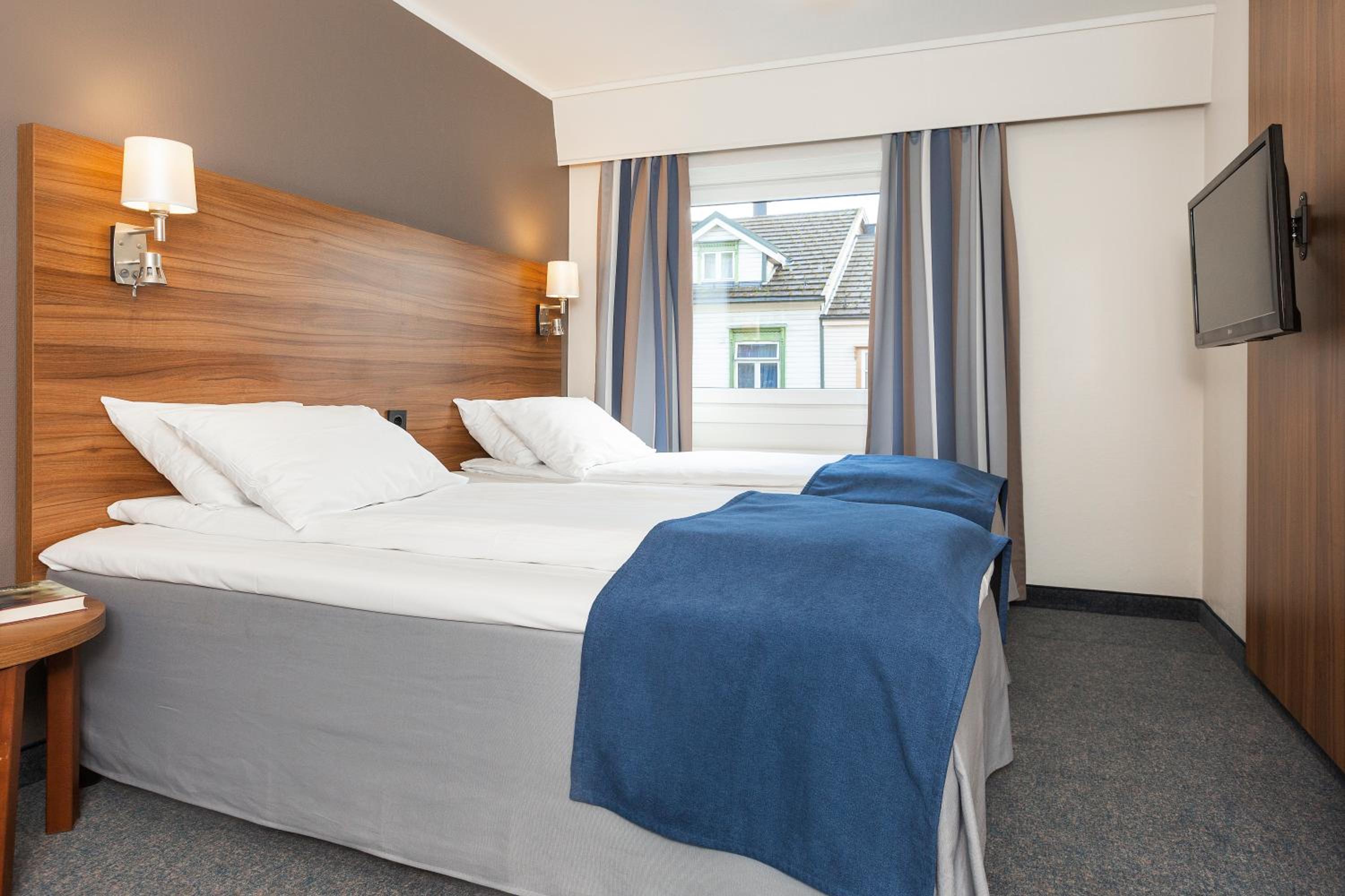 Standard Twin Room - Photo 1