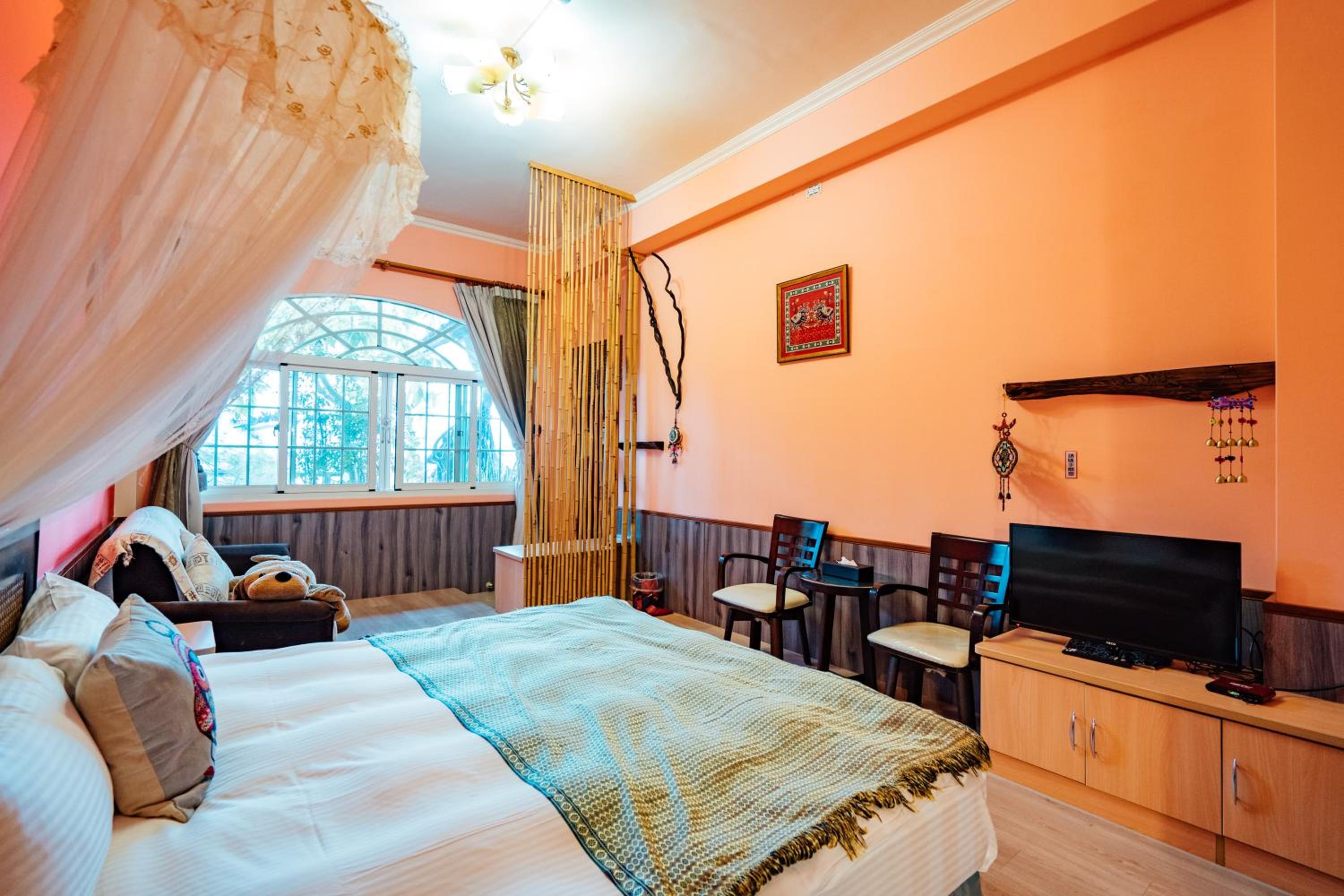 Standard Queen Room photo 2