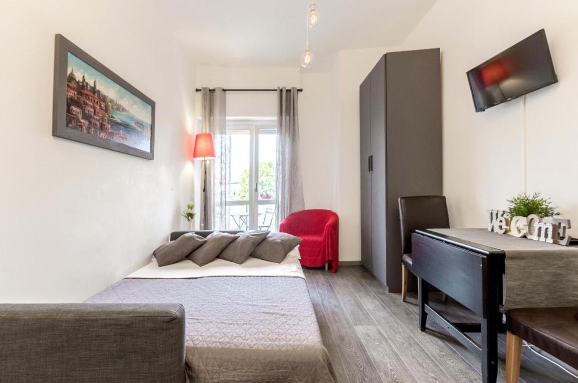 Studio Apartment