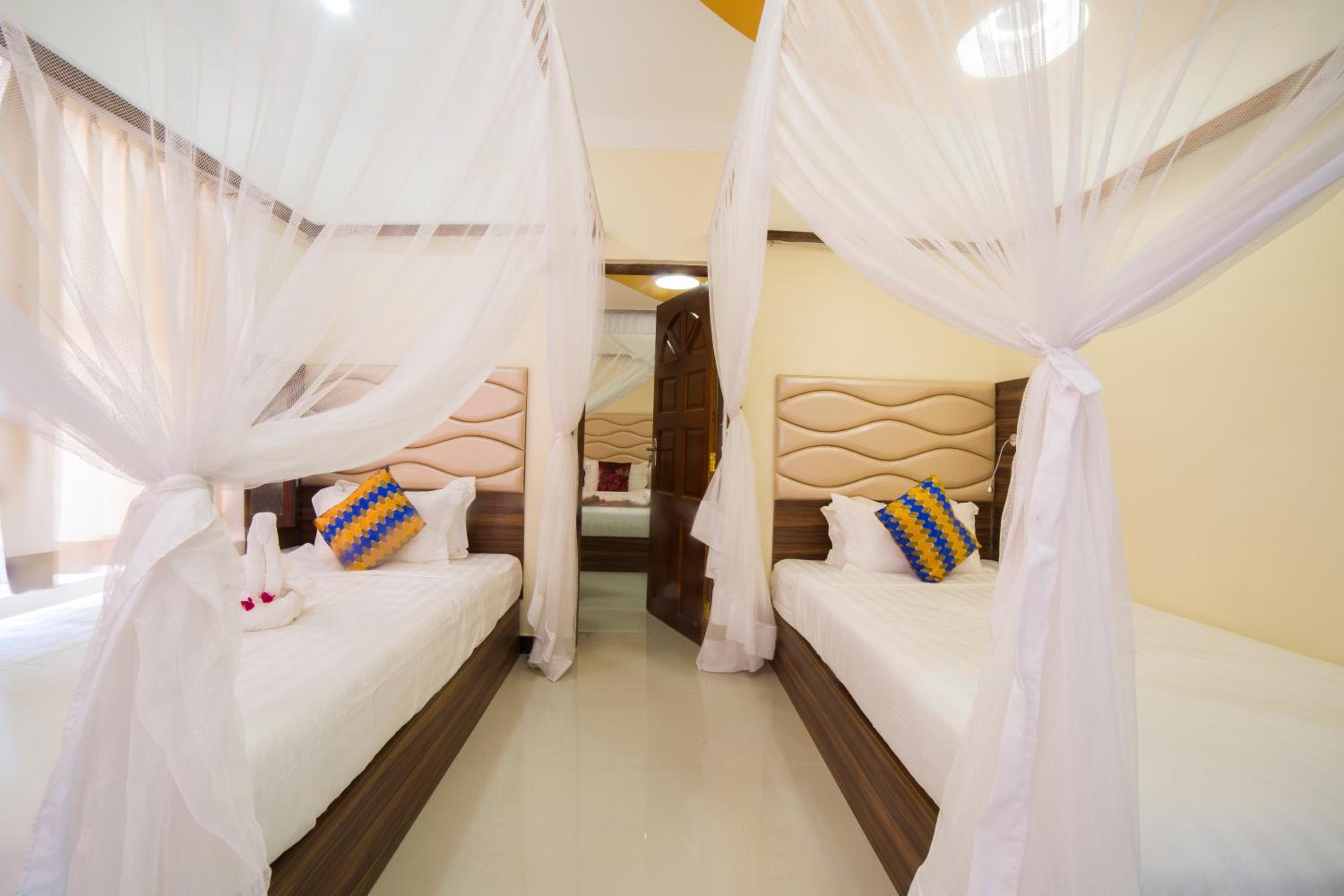 Twin Room with Bathroom