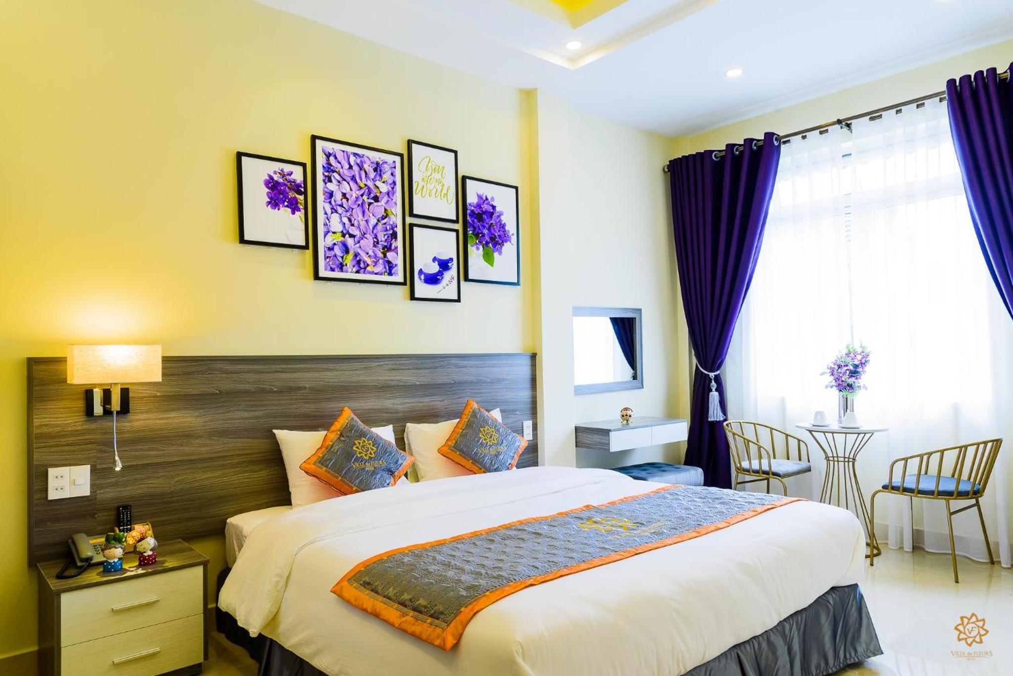 King Room with Large Window