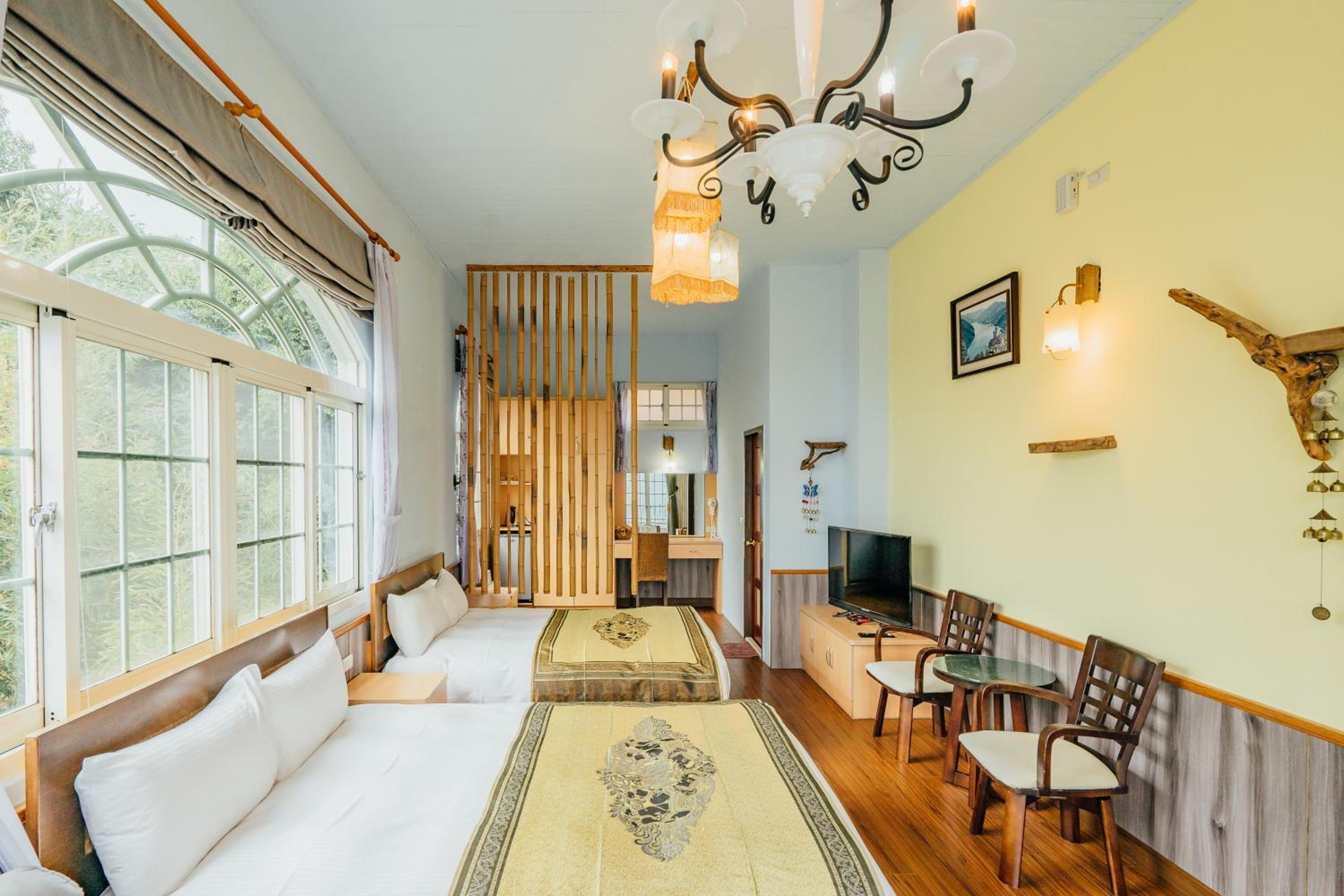 Standard Twin Room with Mountain View & Balcony photo 3