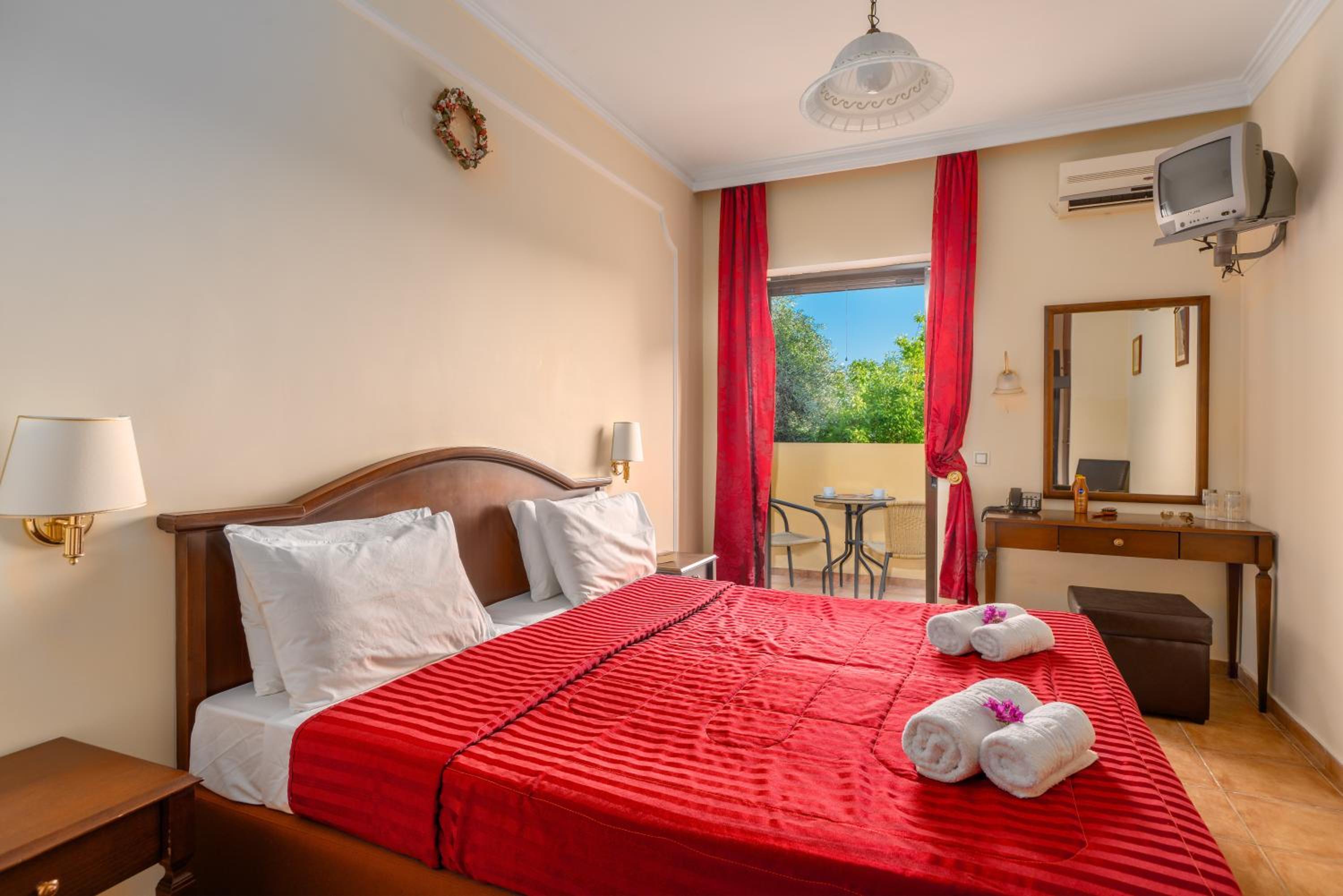 Standard Double or Twin Room photo 2