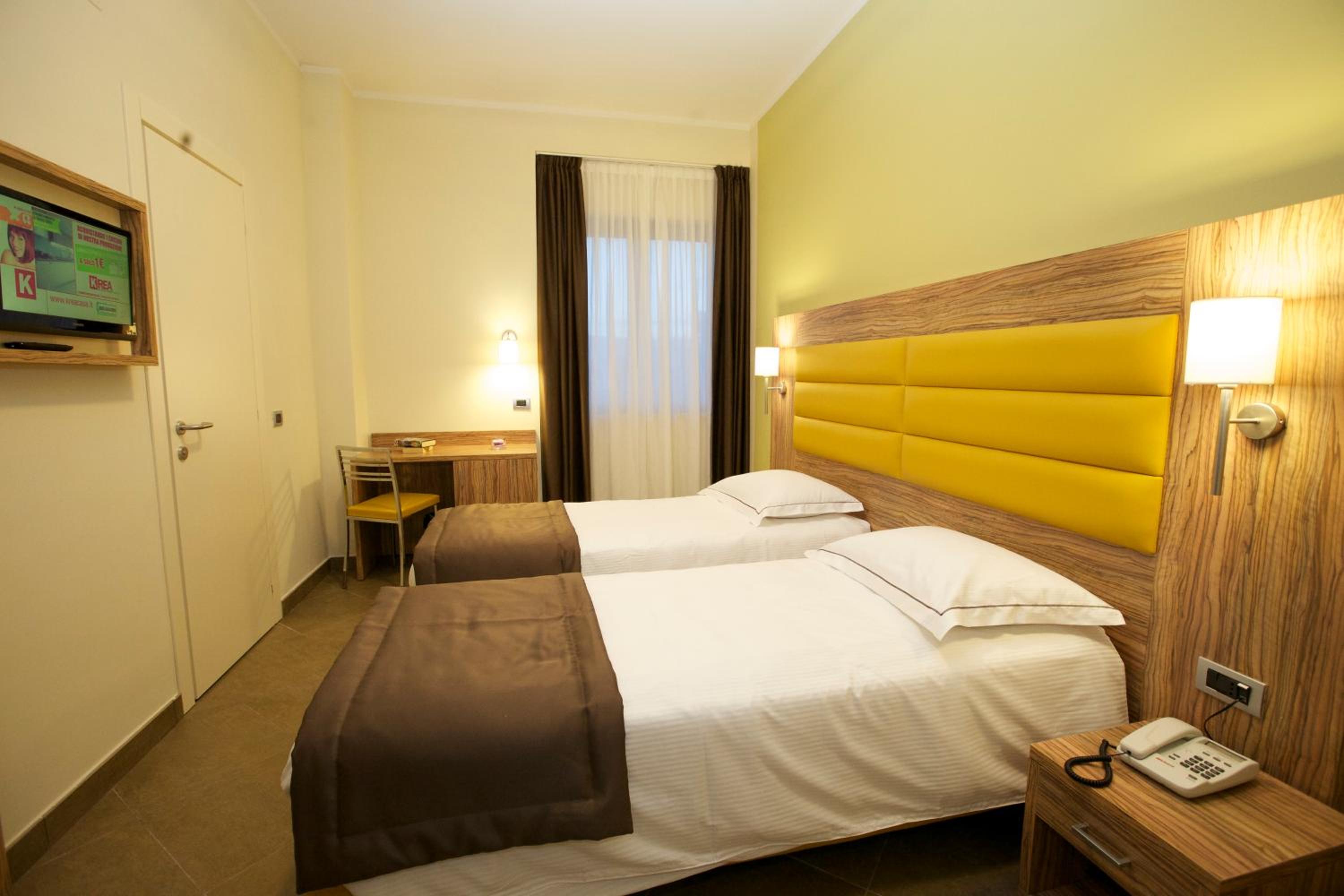 Standard Twin Room photo 1