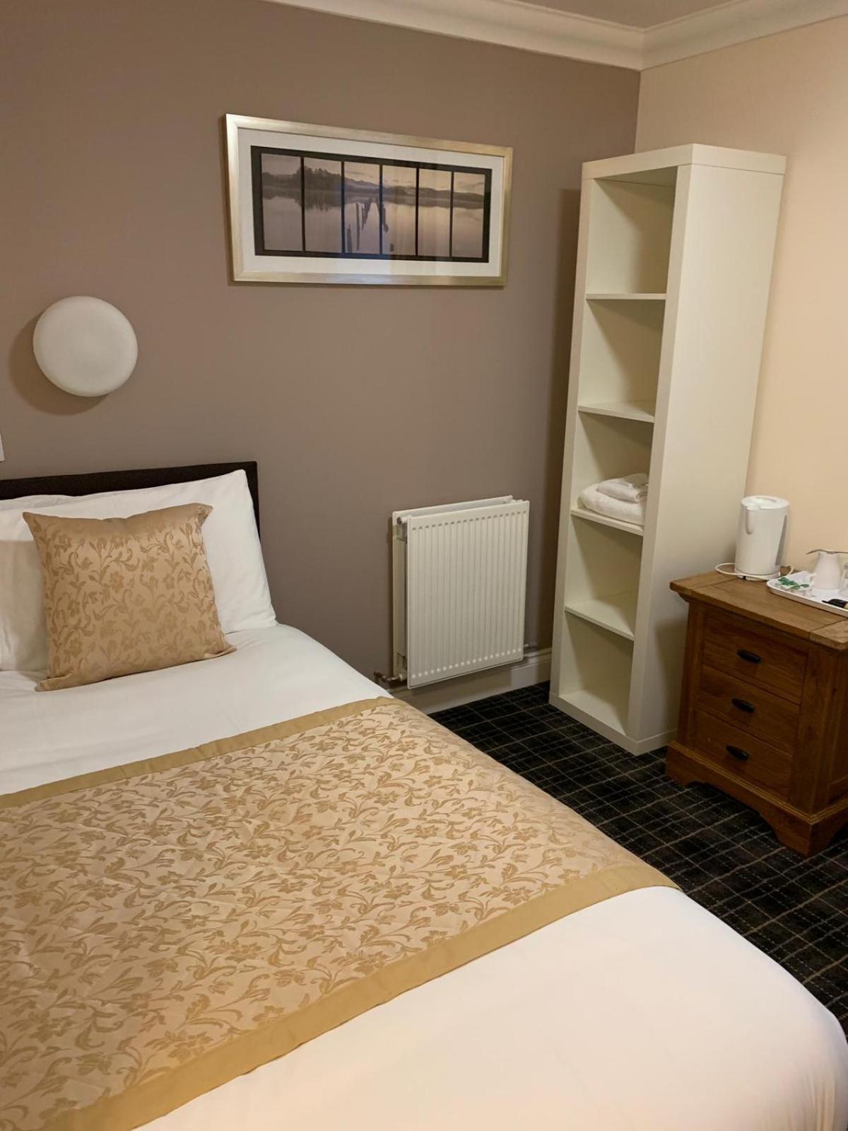 Single Room with Bathroom photo 1