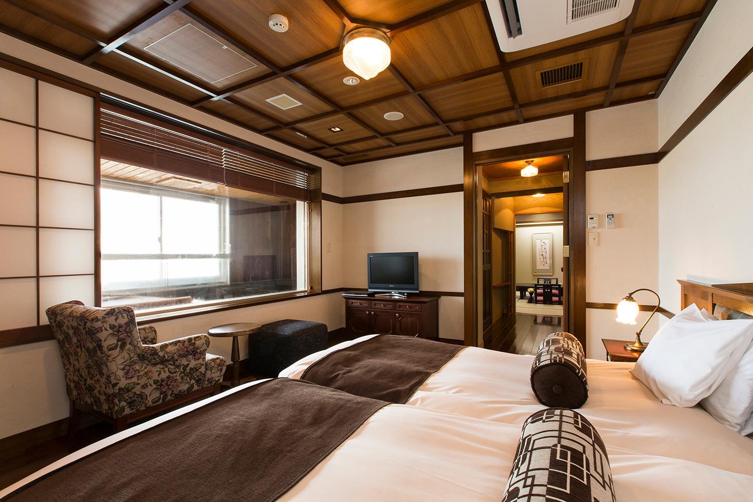 Japanese-Modern Suite with Hot Spring Bath - Photo 1