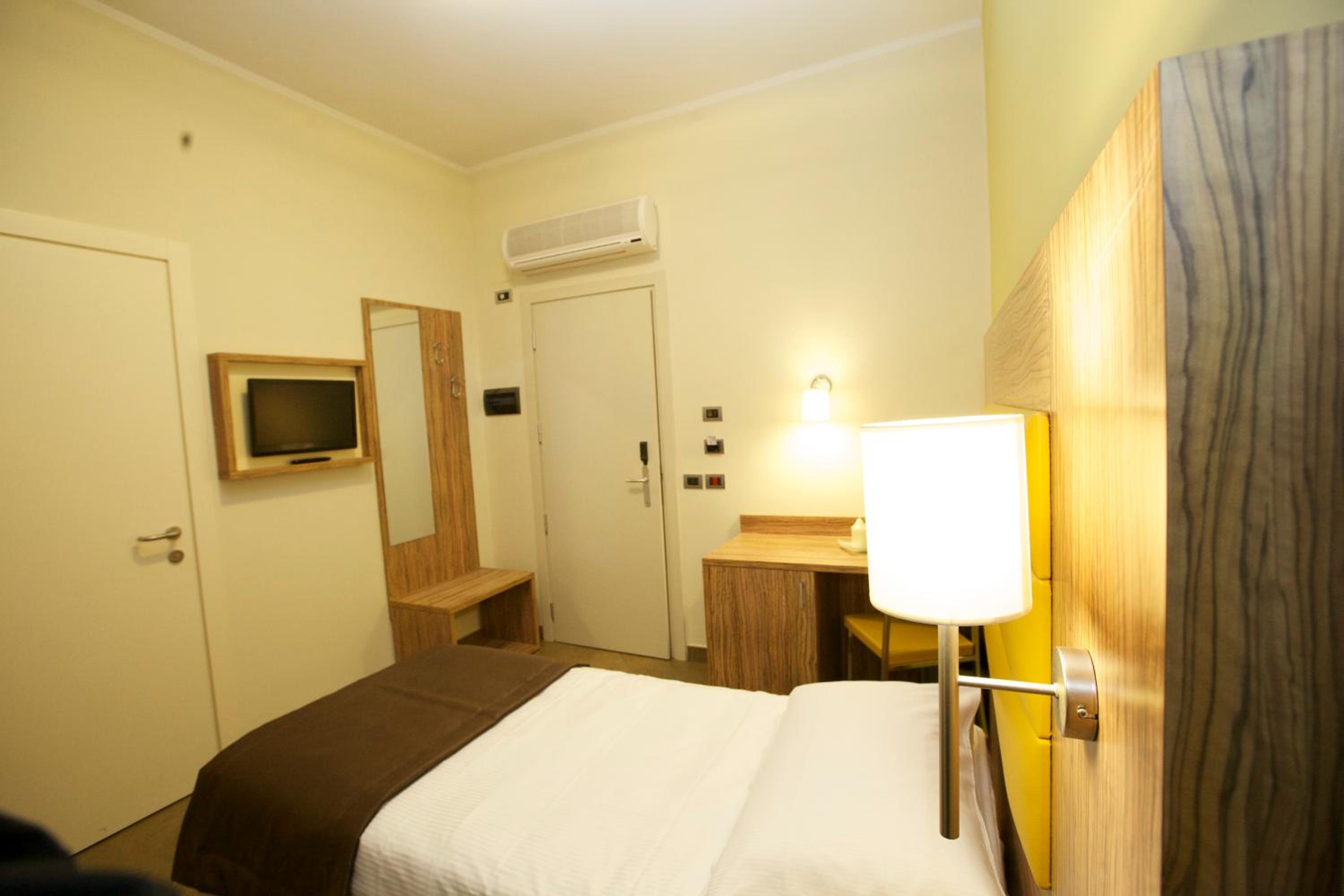 Single Room photo 1
