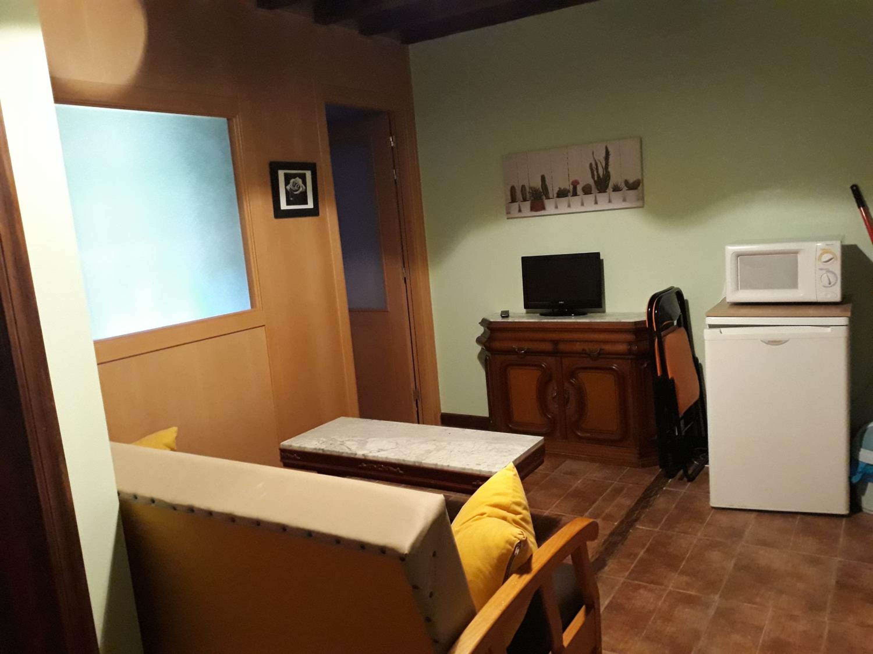 Two-Bedroom Apartment (3-4 Adults) photo 2