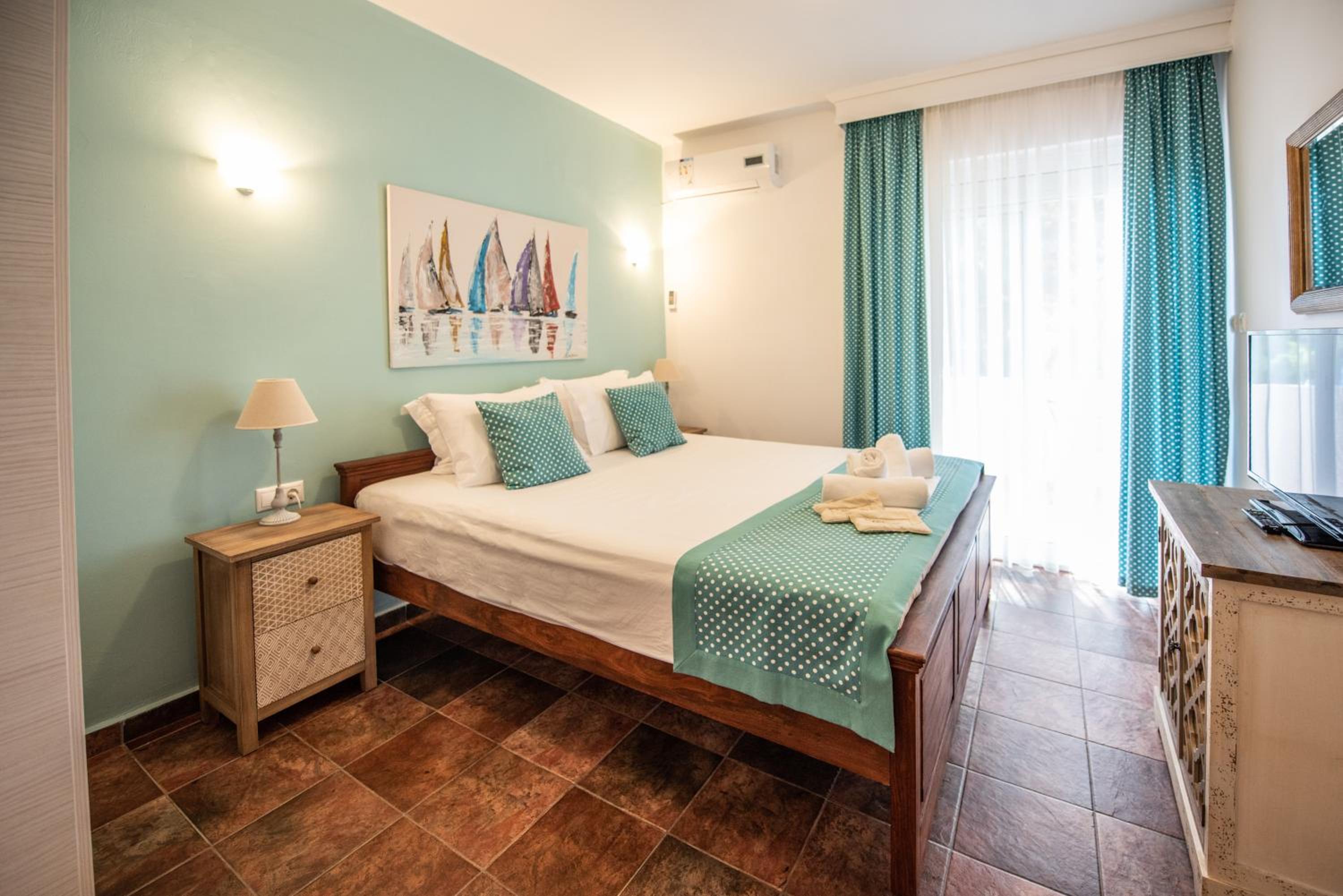 Two-Bedroom Superior Apartment with Panoramic Sea View