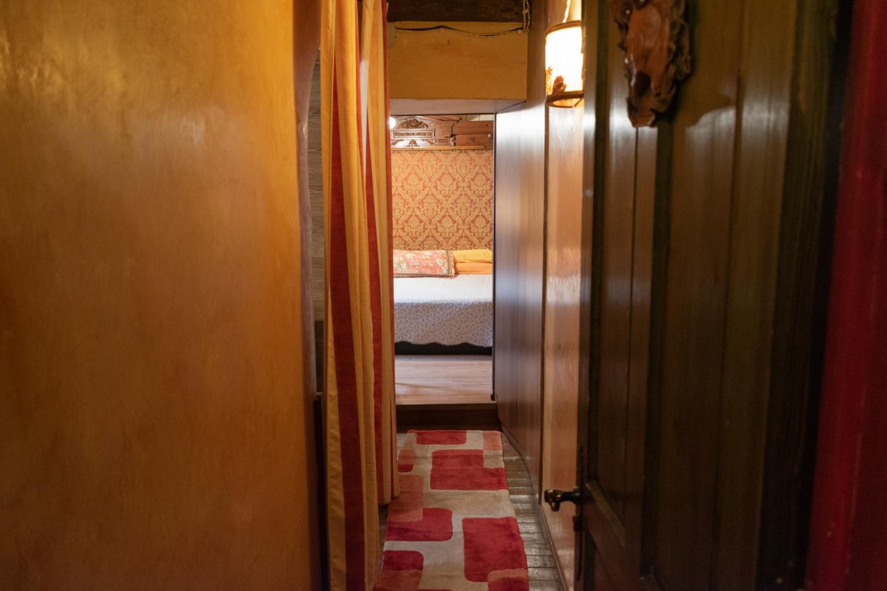 Standard Double Suite with Bath