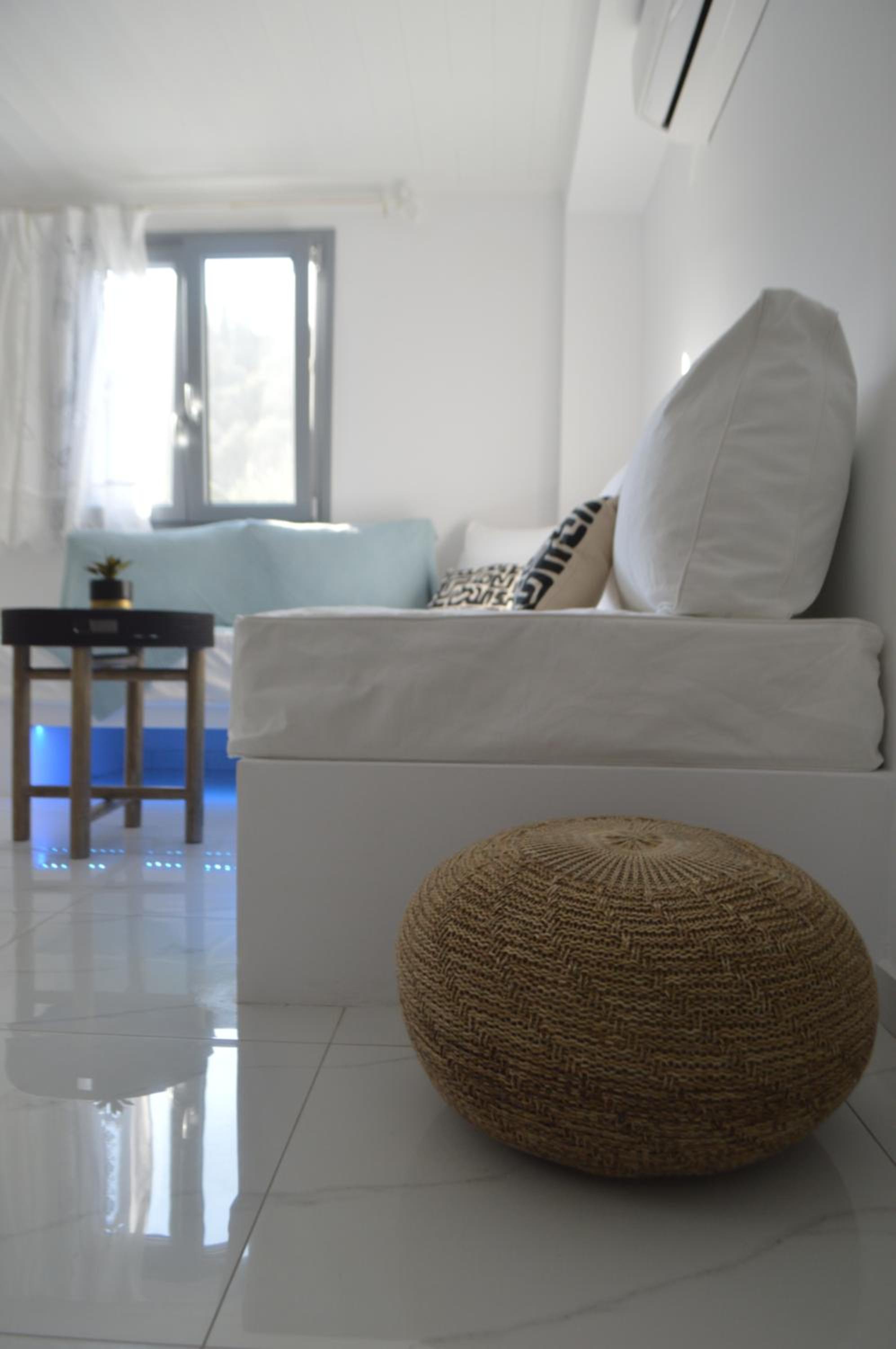 One-Bedroom House photo 1