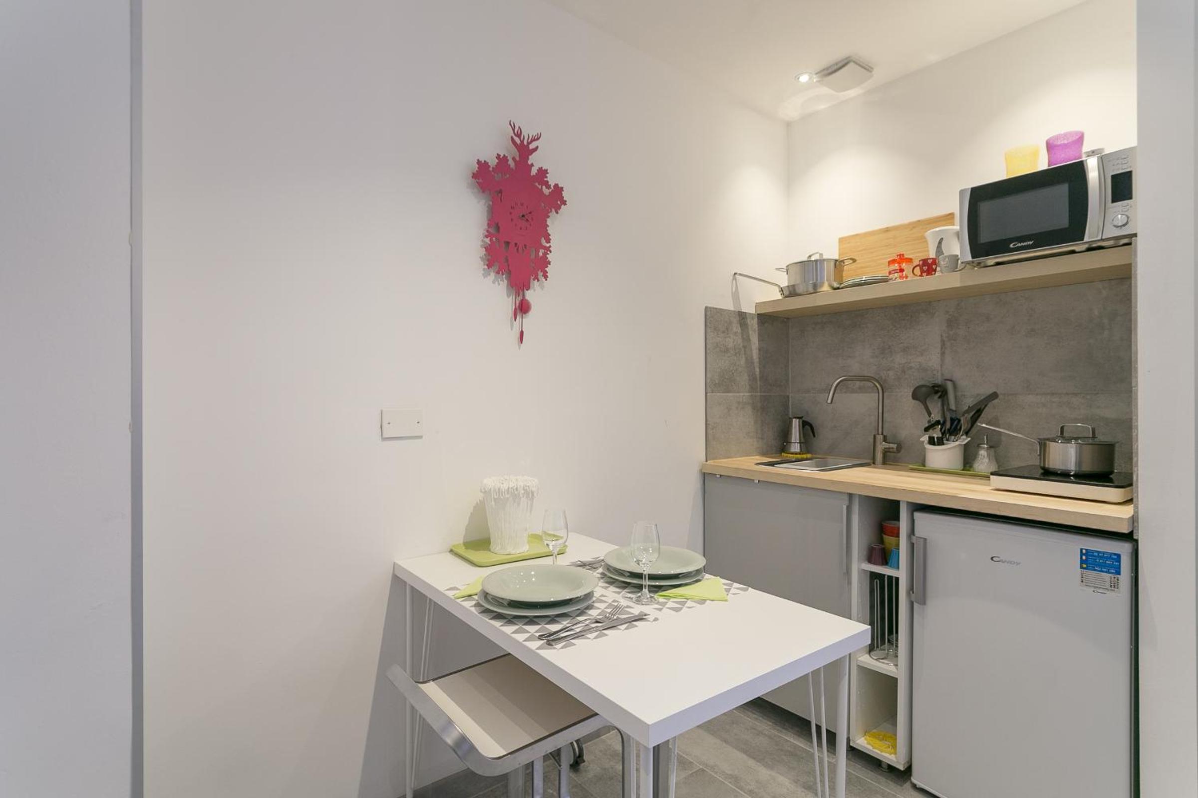 One-Bedroom Apartment