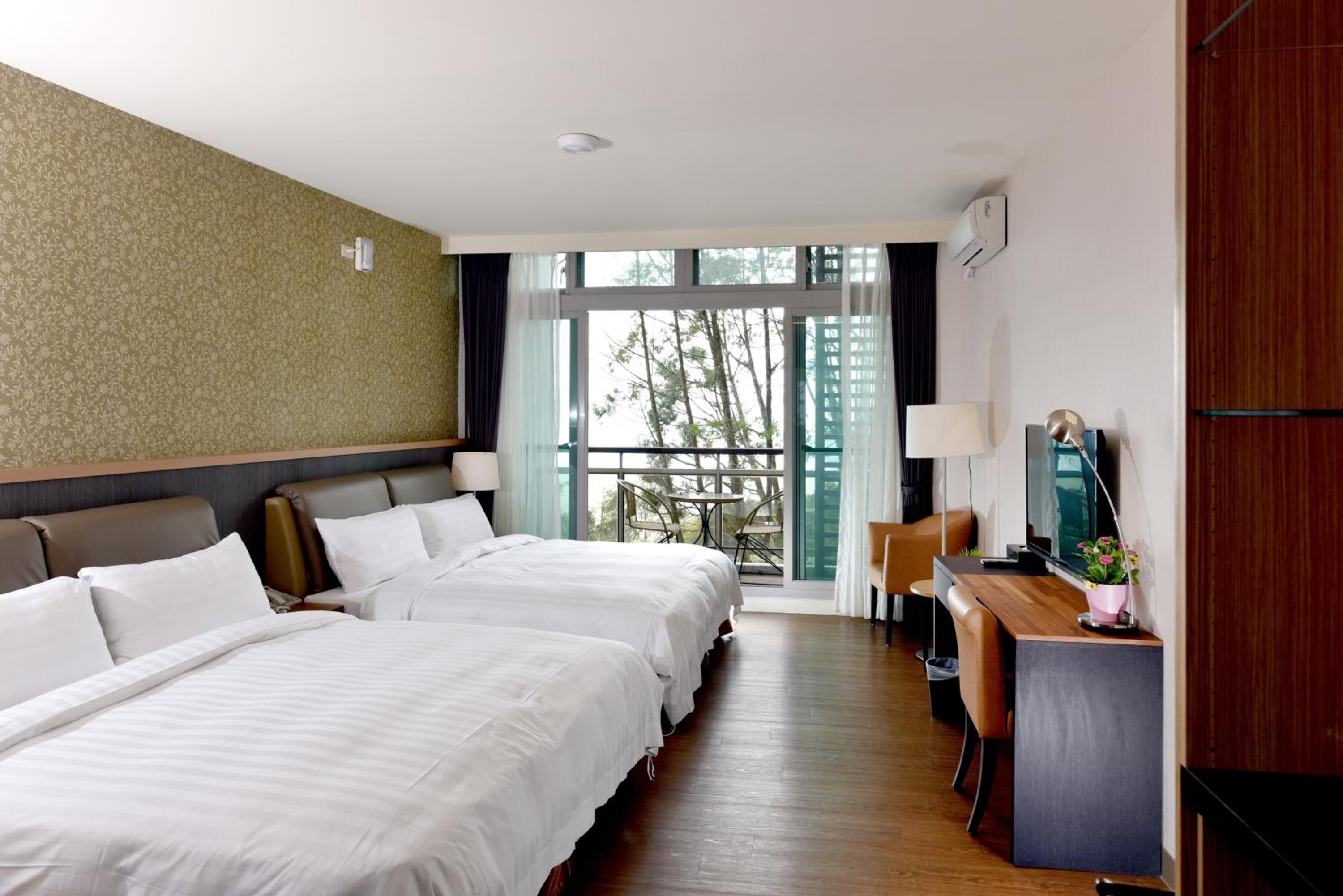 Quadruple Room with Terrace photo 1