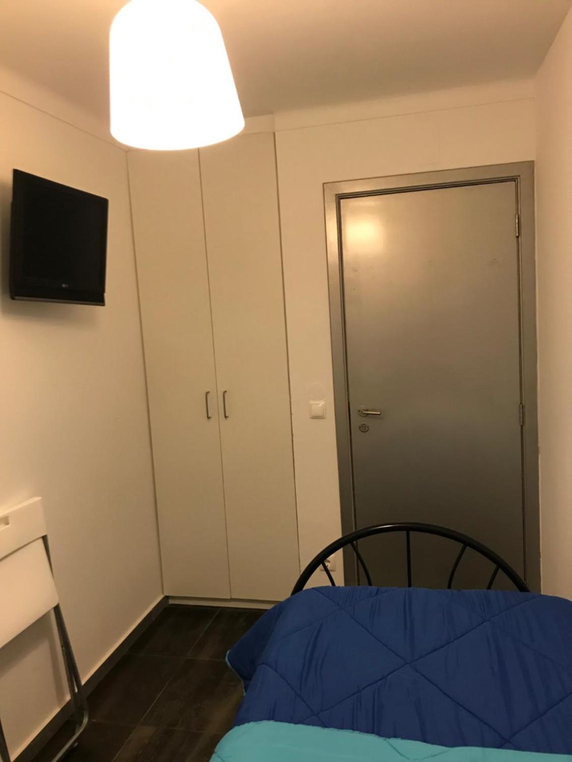Standard Single Room with Shared Bathroom photo 2