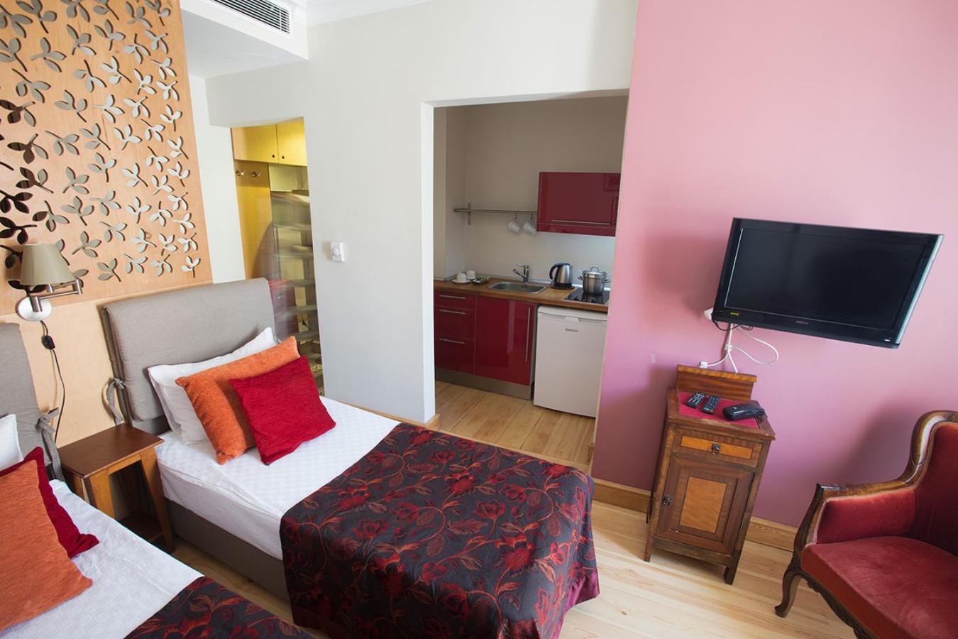 Superior Double or Twin Room with Kitchenette photo 2
